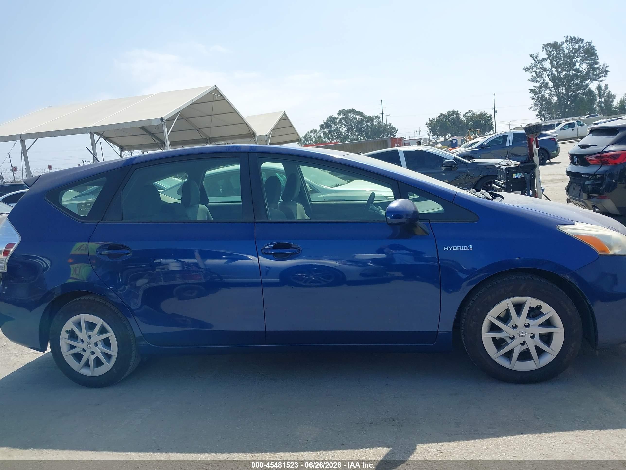 2014 Toyota Prius V Two Blue vin: JTDZN3EU8E3290547