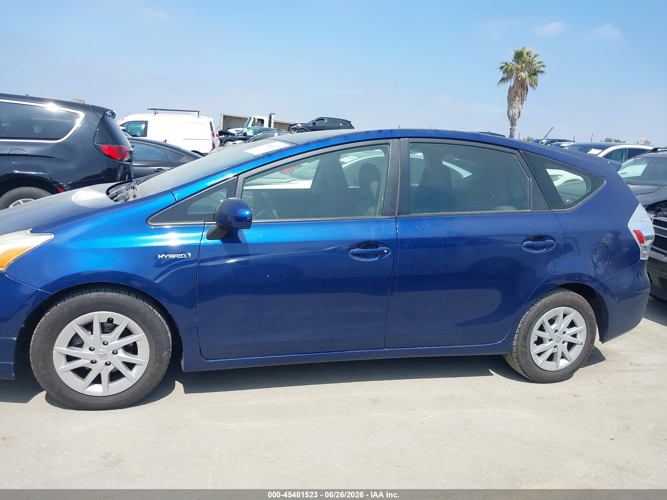 2014 Toyota Prius V Two Blue vin: JTDZN3EU8E3290547