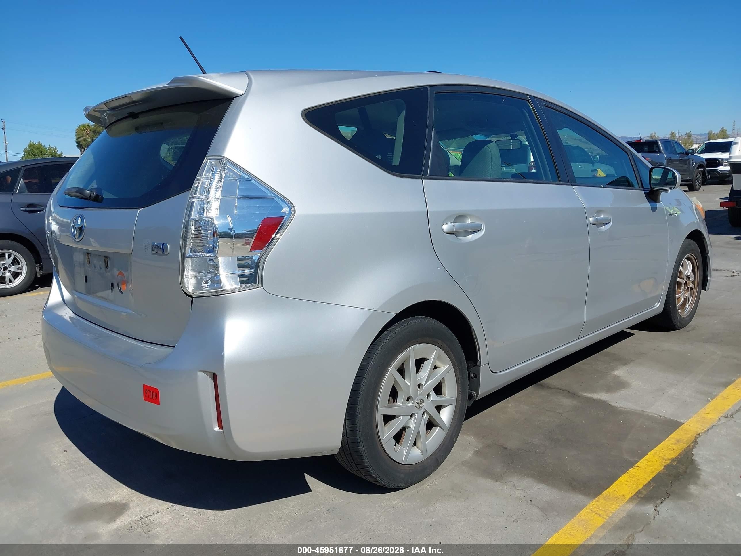 2014 Toyota Prius V Two Silver vin: JTDZN3EU8EJ008886