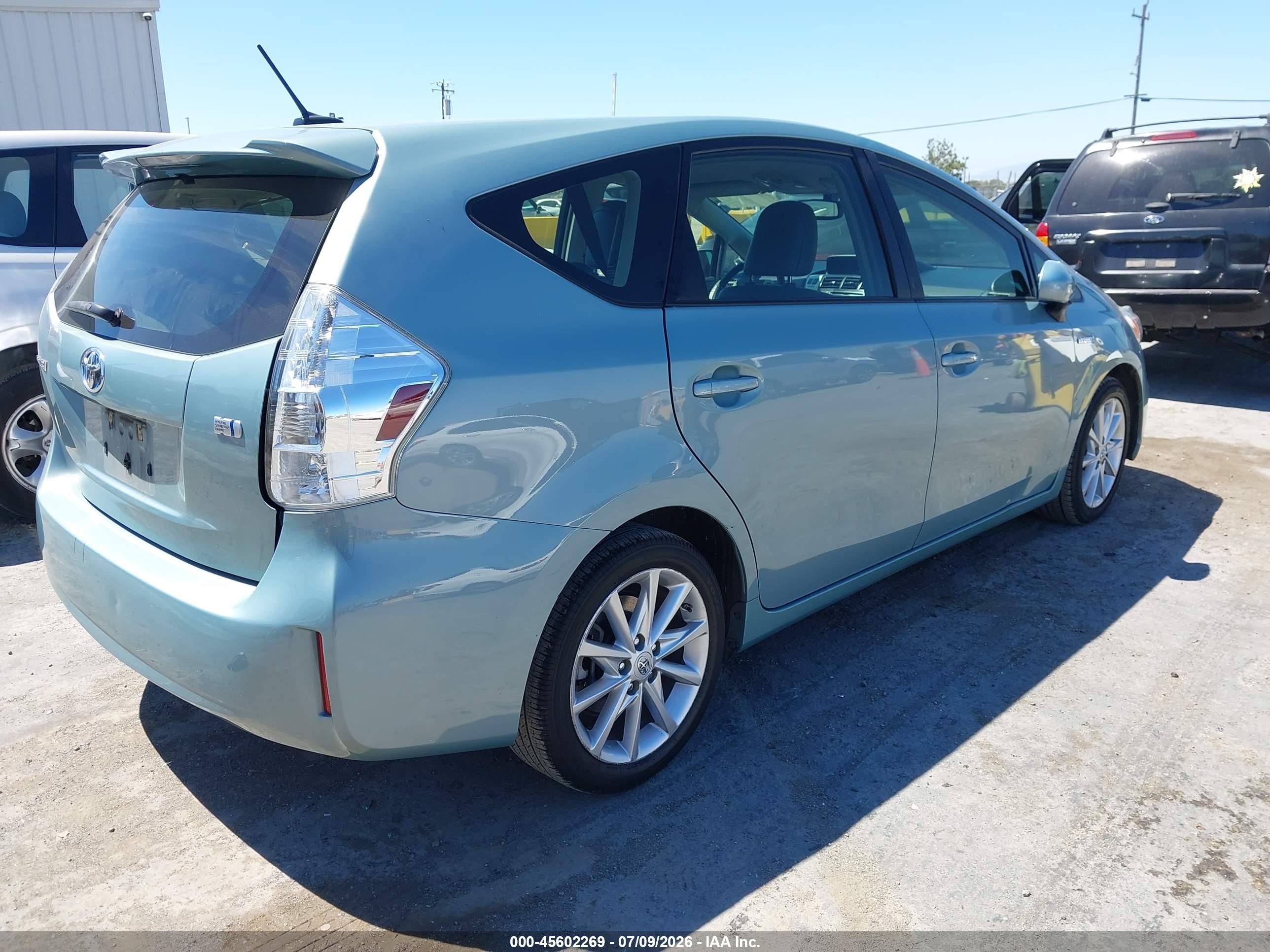 2014 Toyota Prius V Five Teal vin: JTDZN3EU8EJ009956