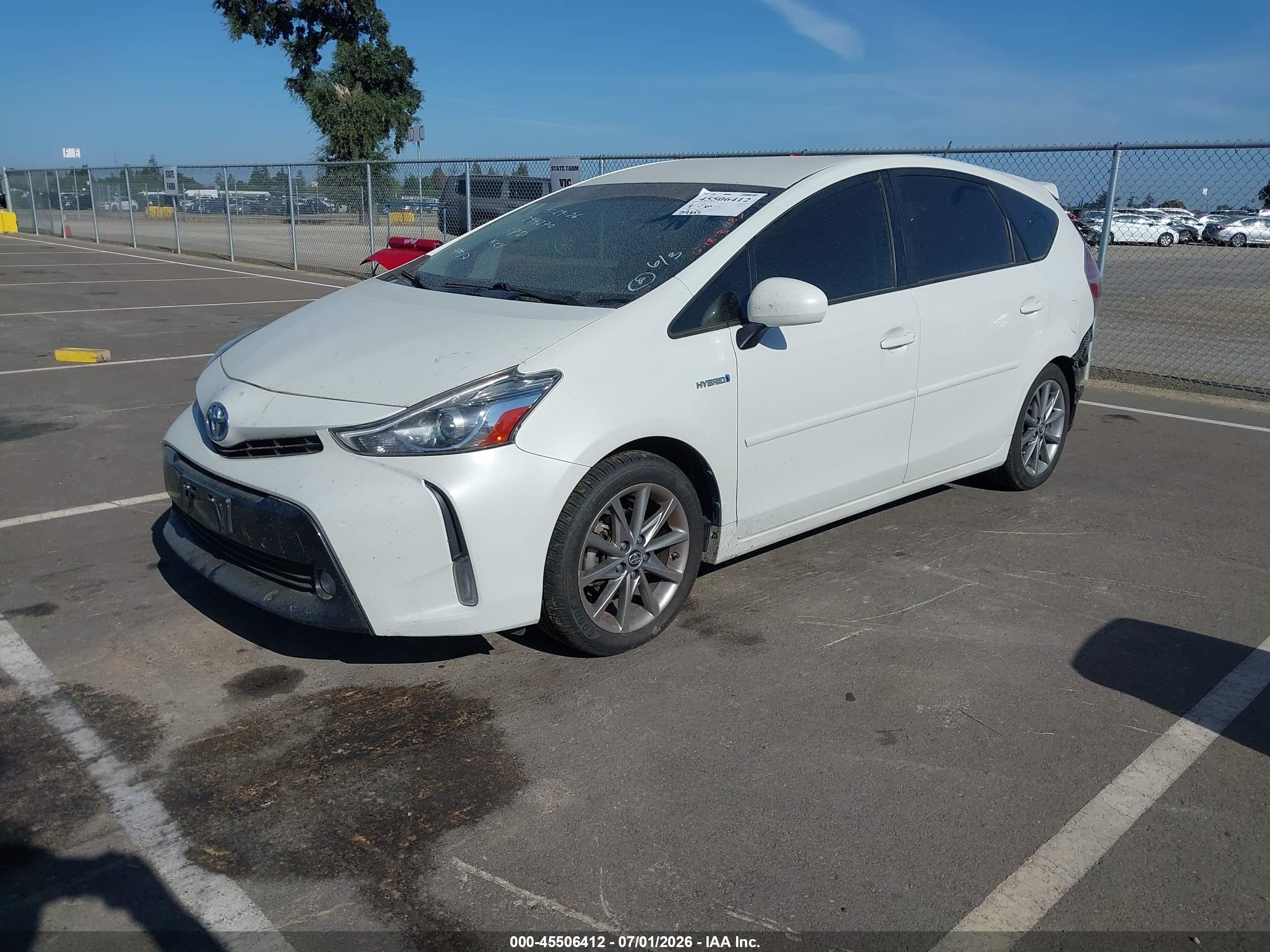 2015 Toyota Prius V Five White vin: JTDZN3EU8FJ020280