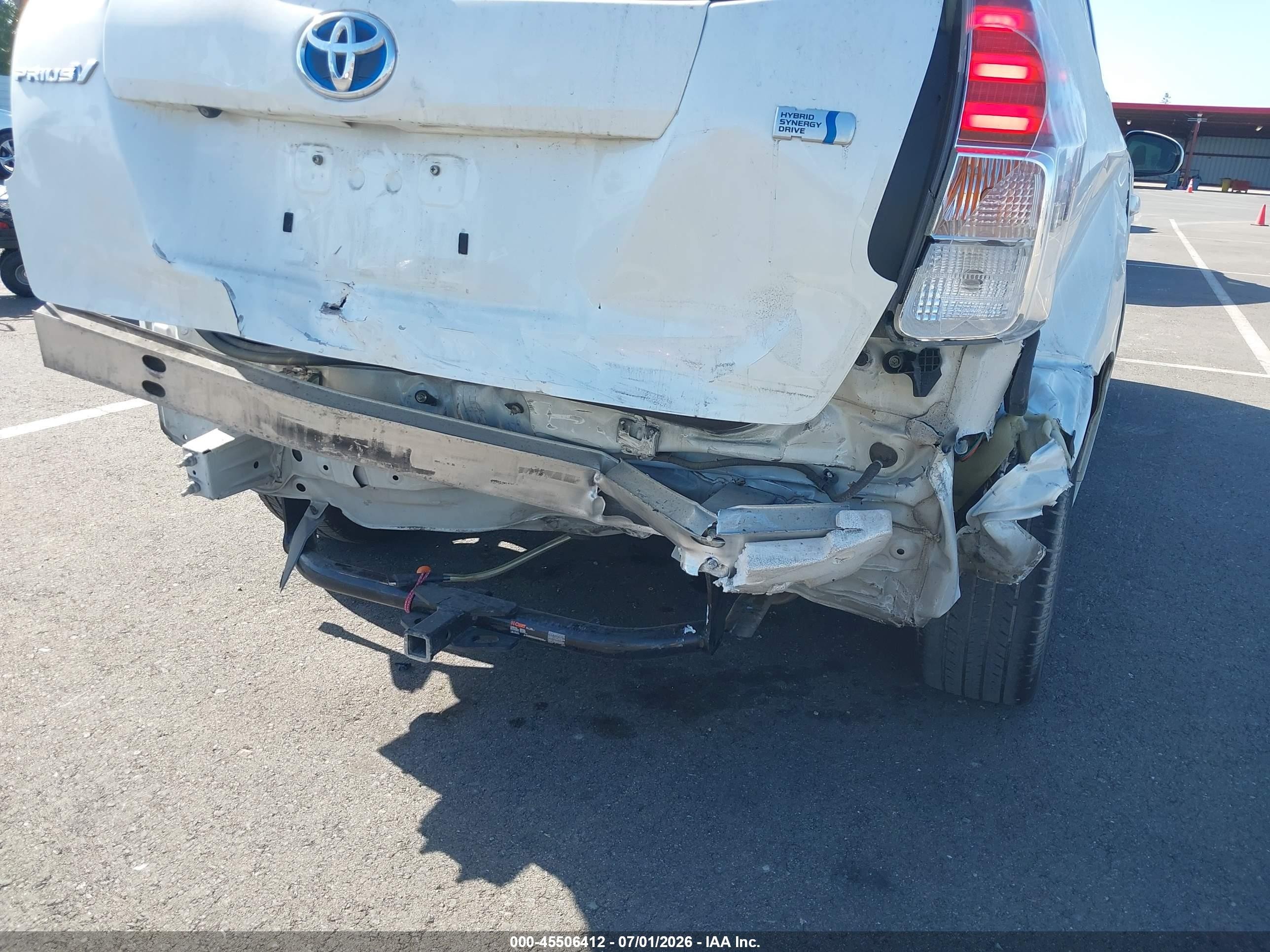 2015 Toyota Prius V Five White vin: JTDZN3EU8FJ020280