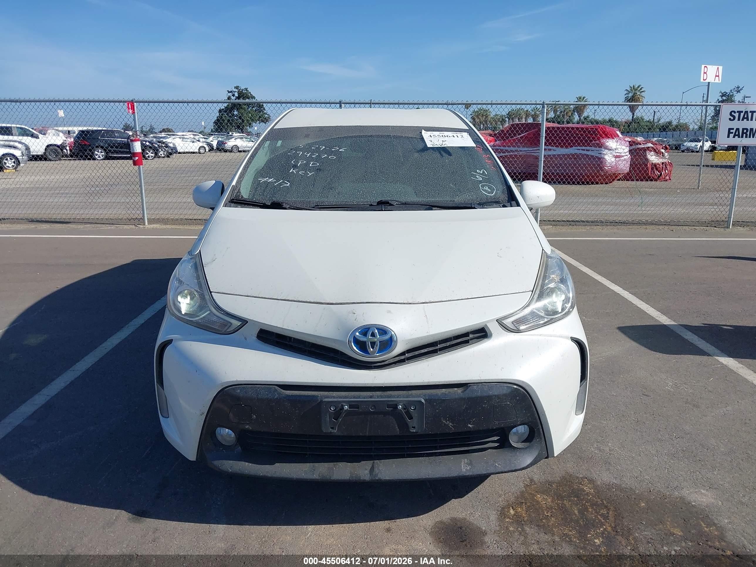2015 Toyota Prius V Five White vin: JTDZN3EU8FJ020280