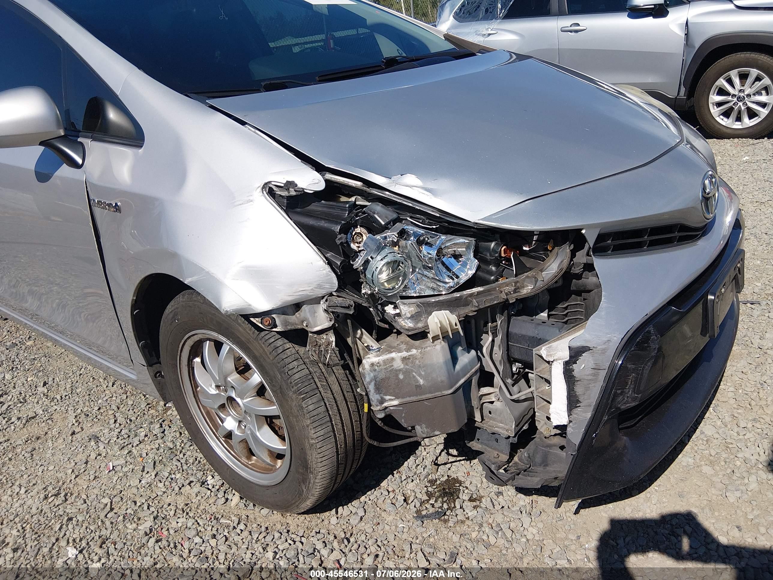 2015 Toyota Prius V Two Silver vin: JTDZN3EU8FJ033059
