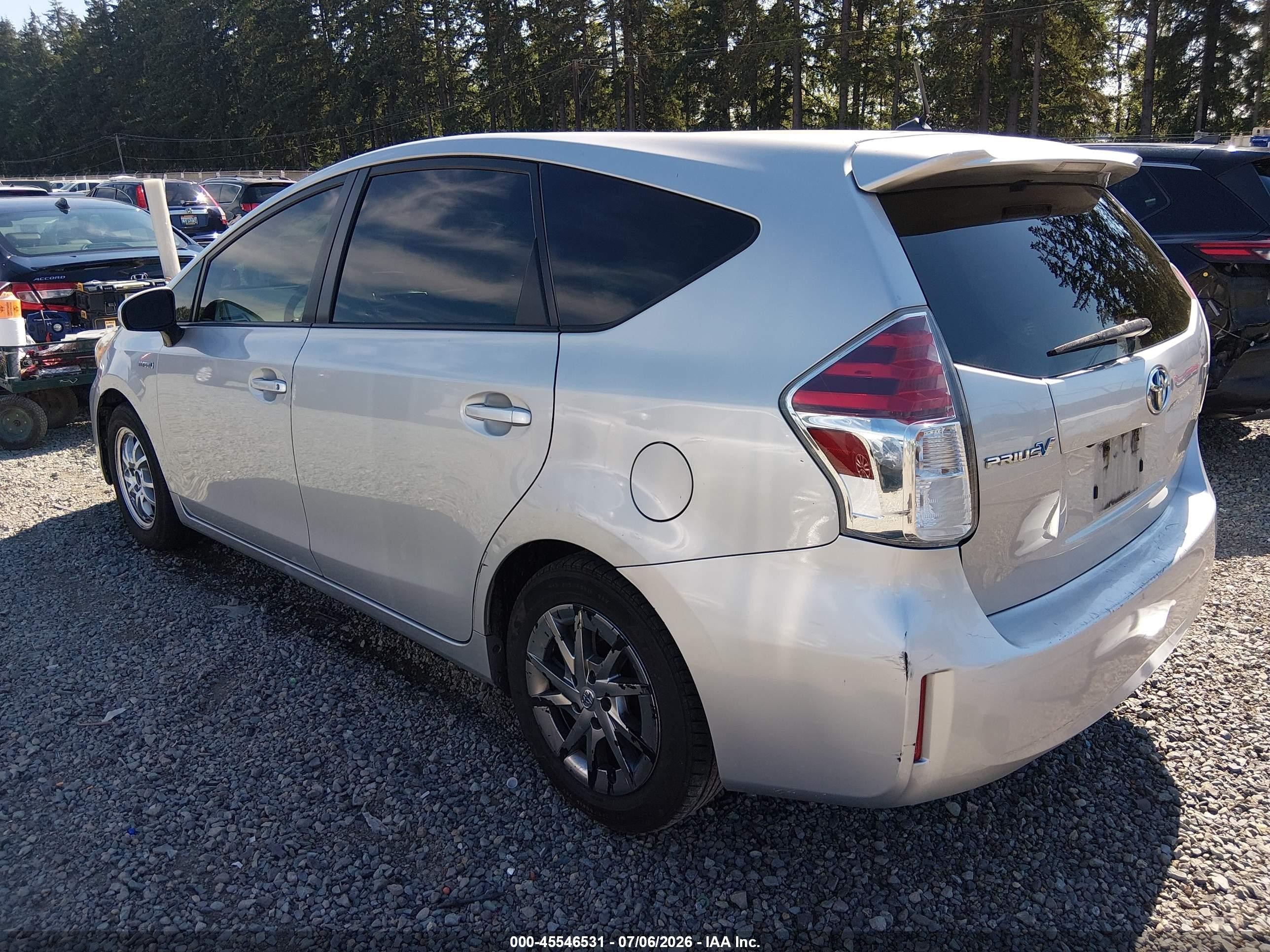 2015 Toyota Prius V Two Silver vin: JTDZN3EU8FJ033059