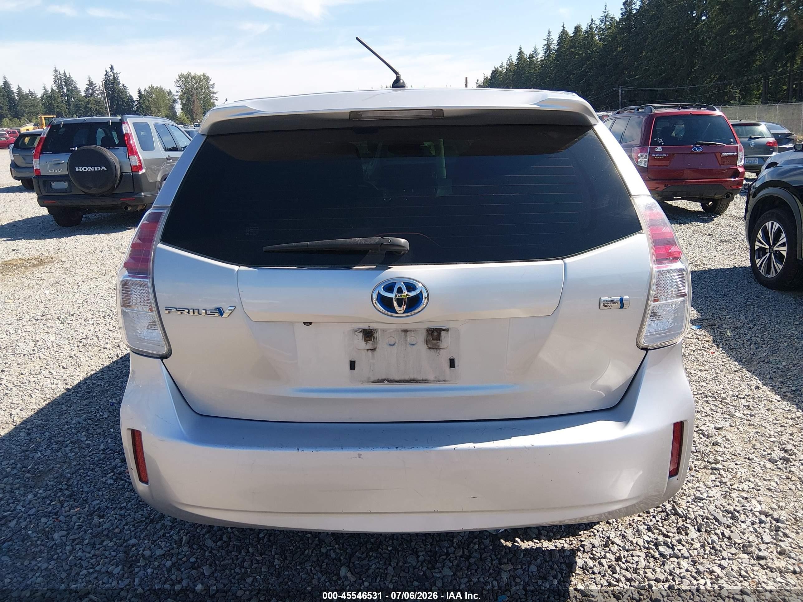 2015 Toyota Prius V Two Silver vin: JTDZN3EU8FJ033059