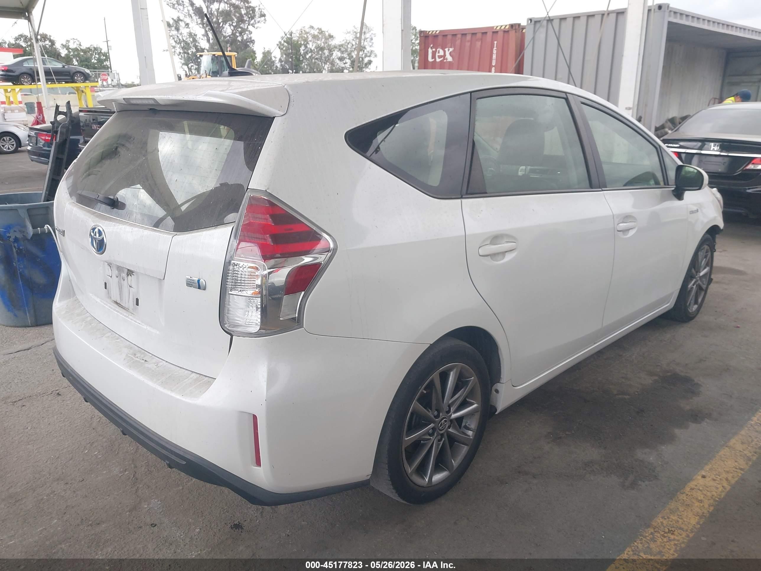 2015 Toyota Prius V Five White vin: JTDZN3EU8FJ038522