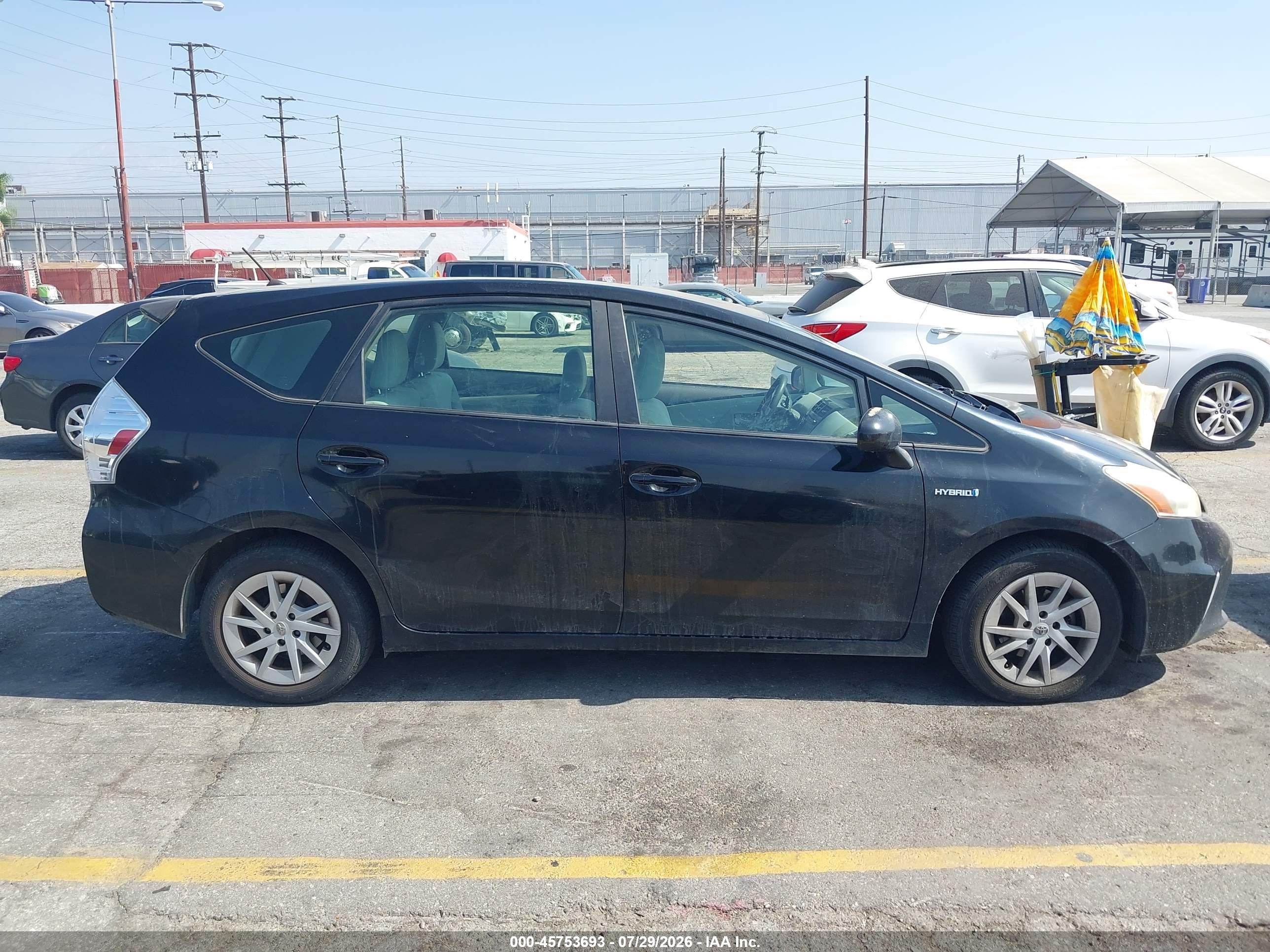 2012 Toyota Prius V Two Черный vin: JTDZN3EU9C3040439