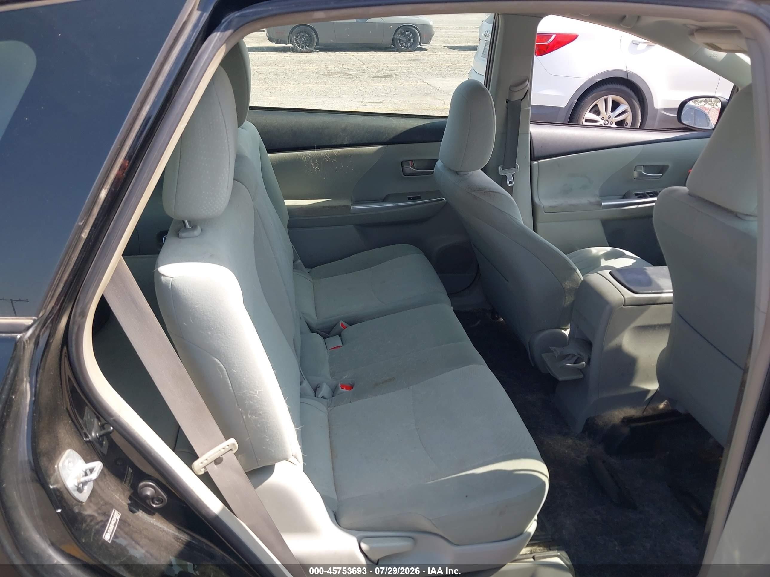 2012 Toyota Prius V Two Черный vin: JTDZN3EU9C3040439