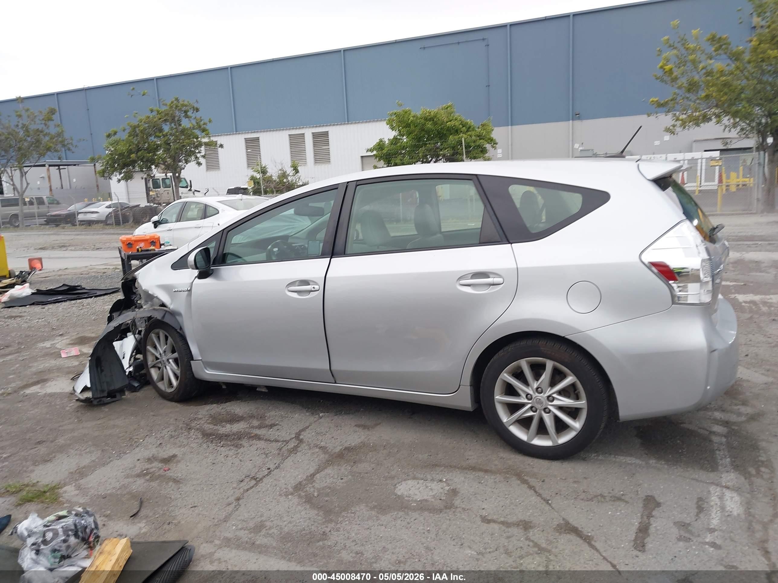 2012 Toyota Prius V Five Silver vin: JTDZN3EU9C3058360