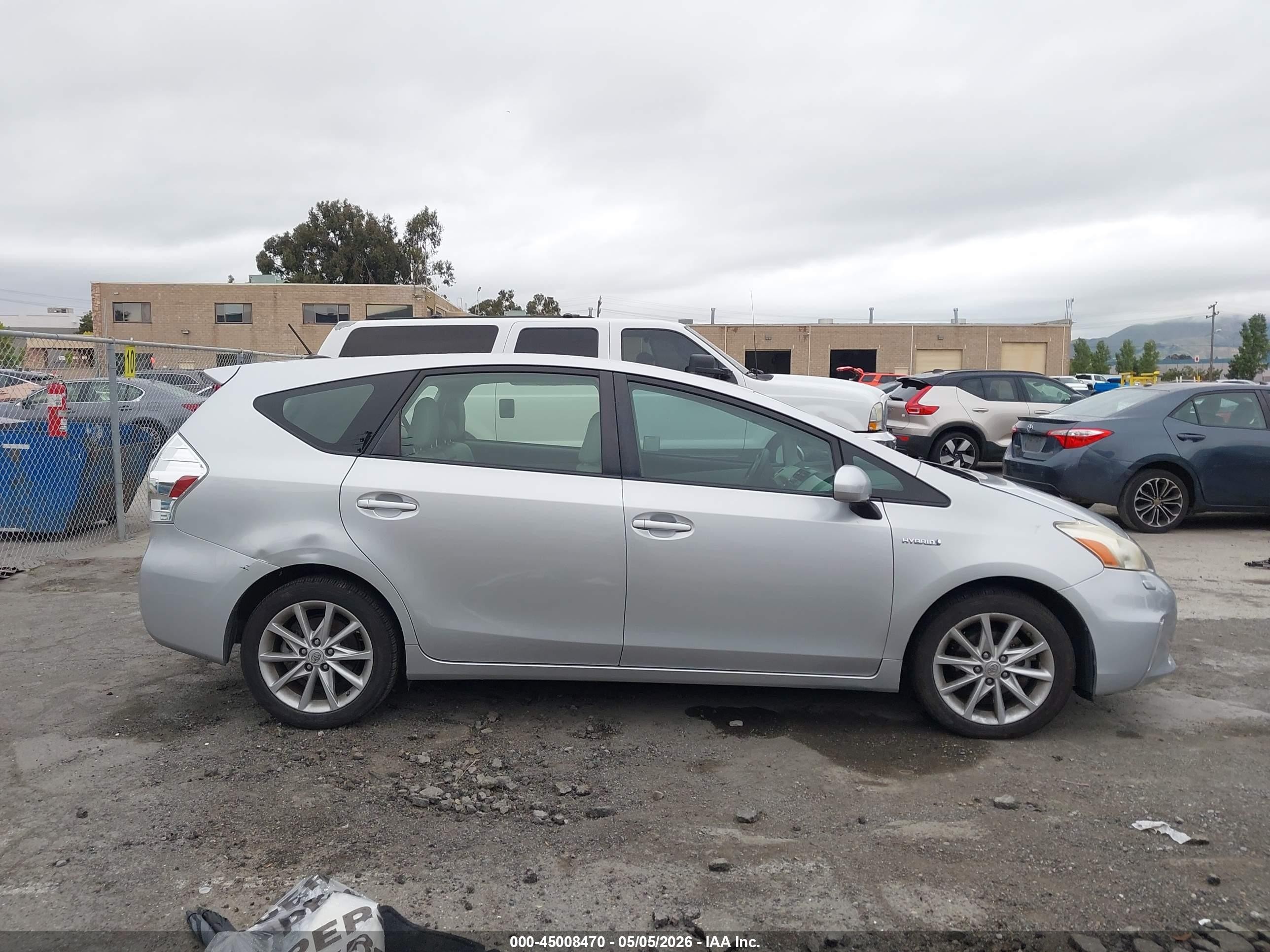 2012 Toyota Prius V Five Silver vin: JTDZN3EU9C3058360