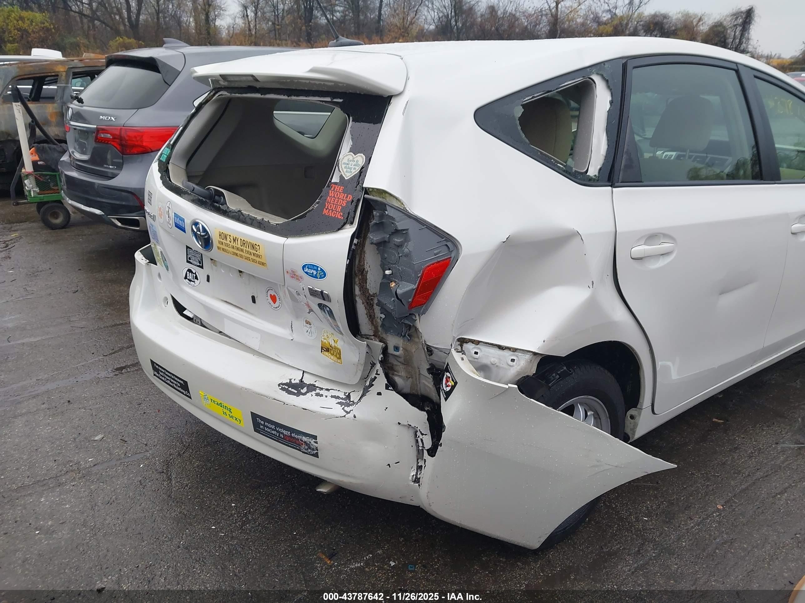 2012 Toyota Prius V Three White vin: JTDZN3EU9C3123384