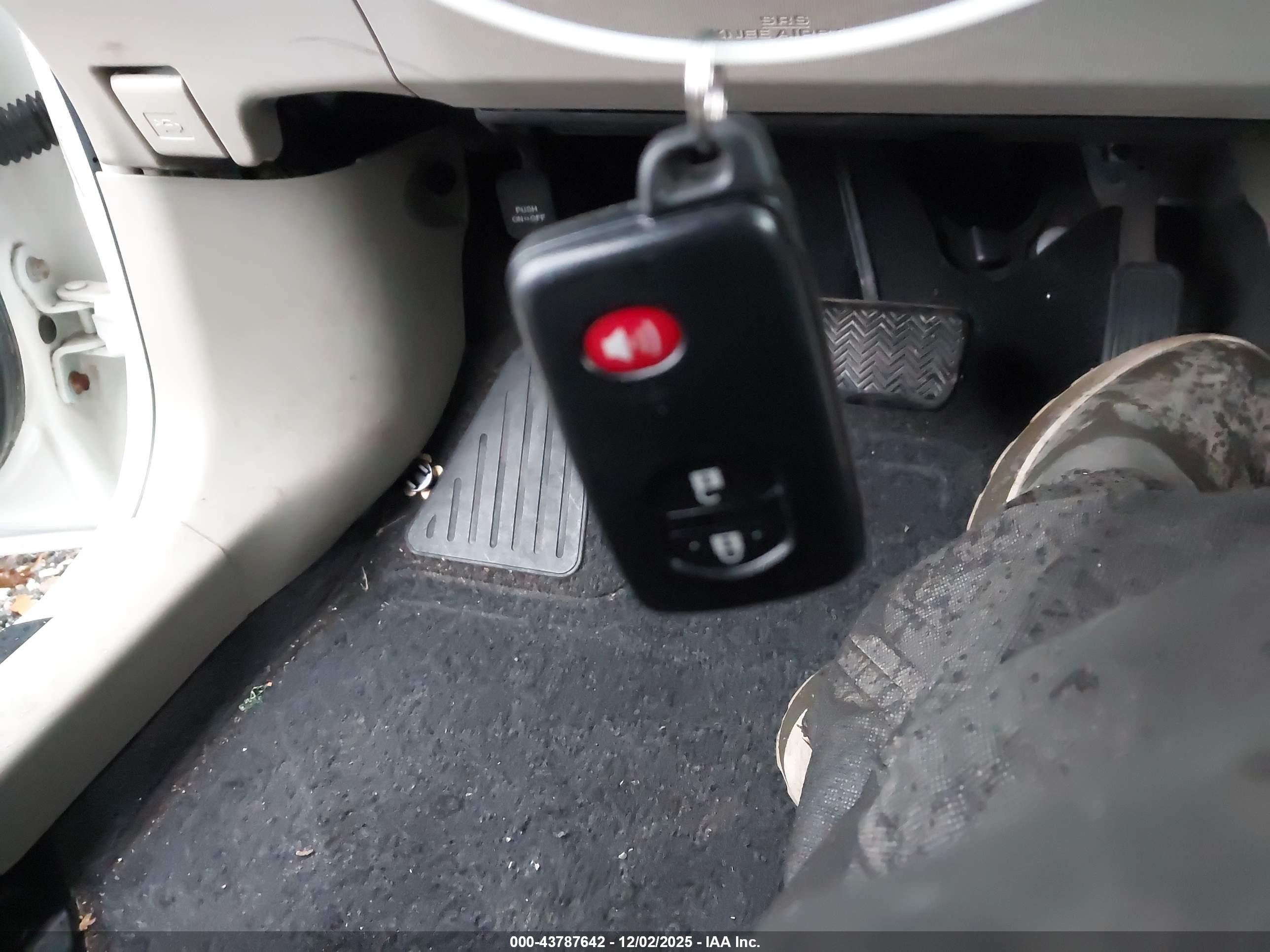 2012 Toyota Prius V Three White vin: JTDZN3EU9C3123384