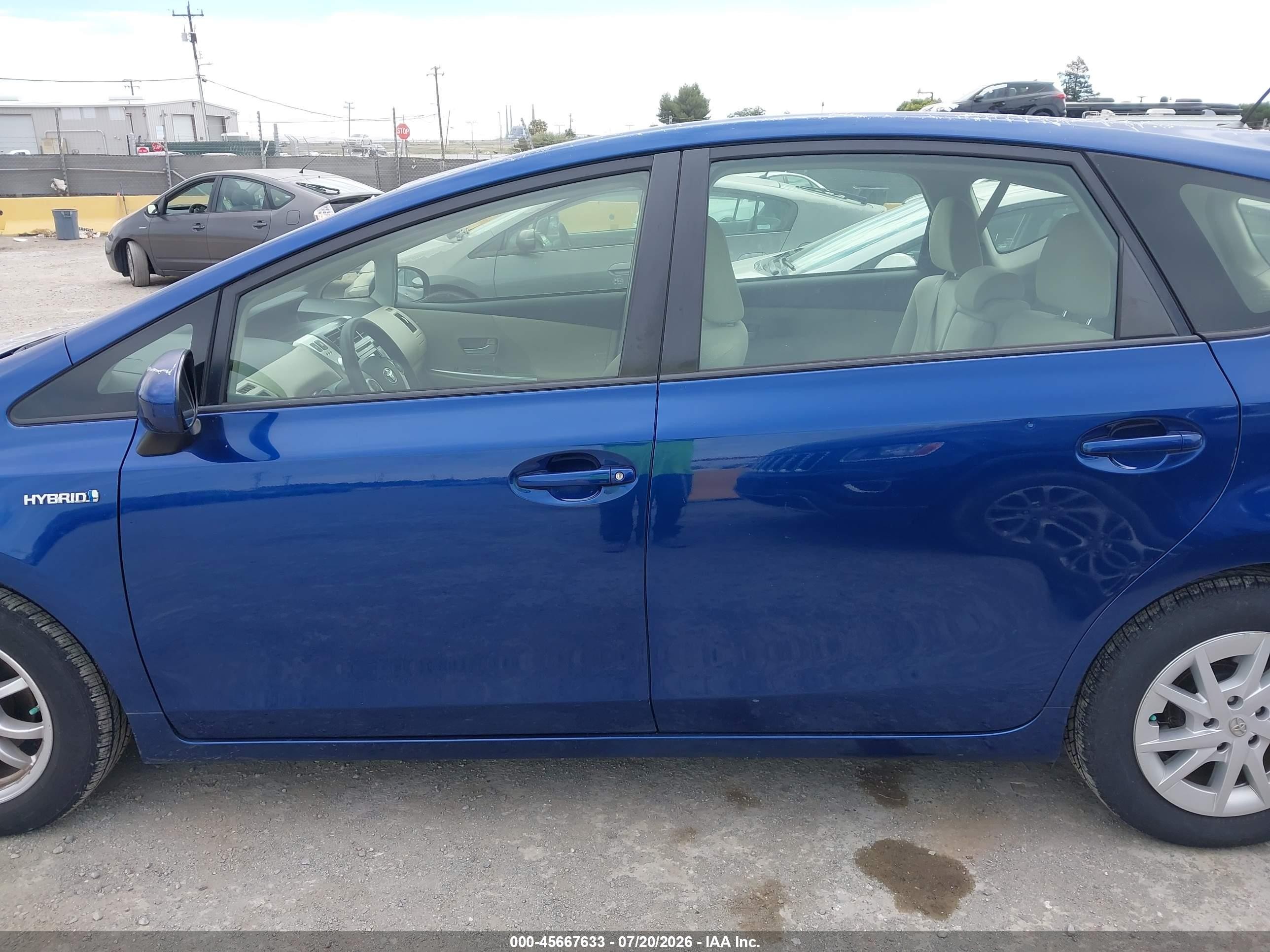 2012 Toyota Prius V Three Blue vin: JTDZN3EU9C3137124