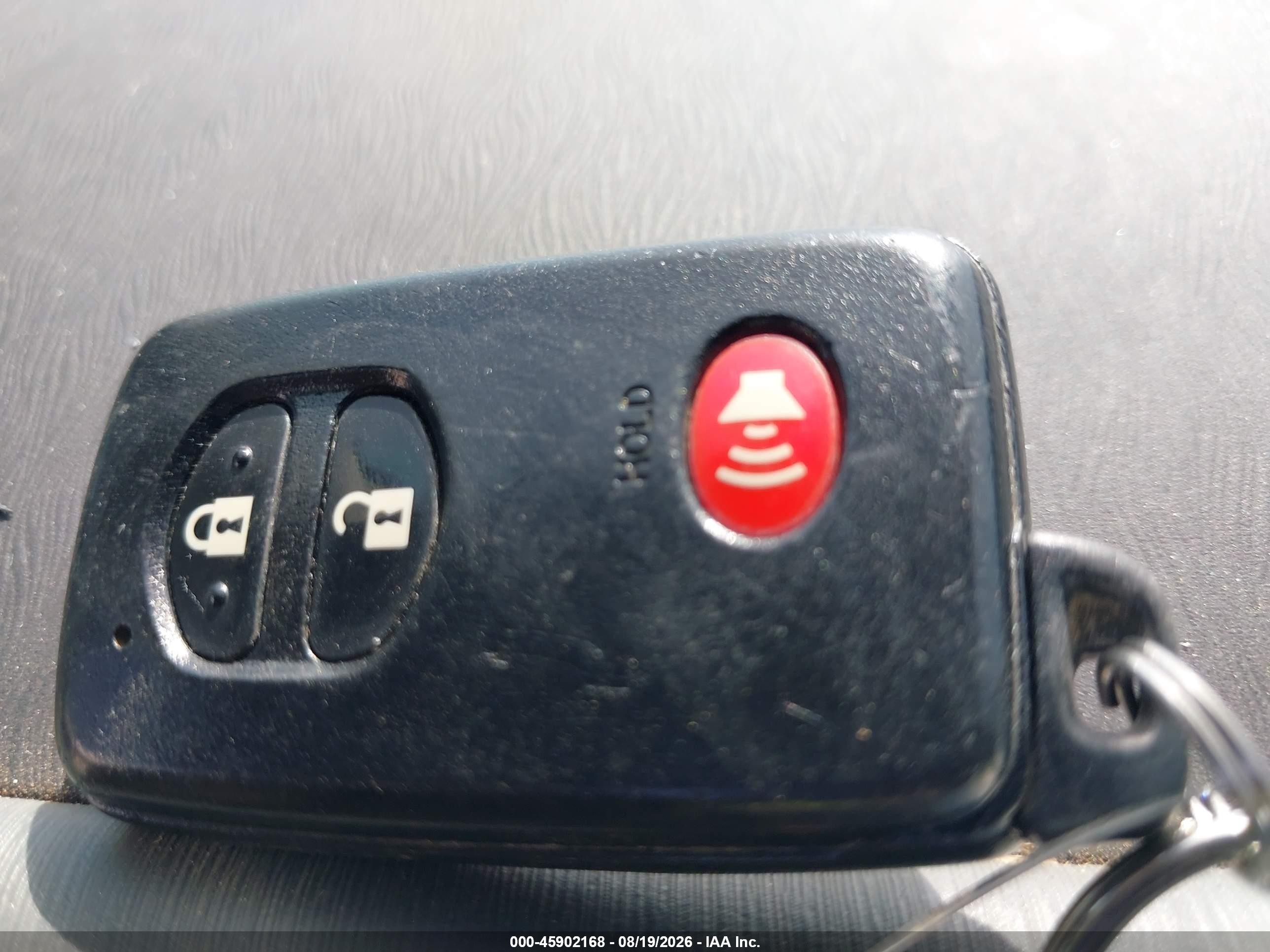 2013 Toyota Prius V Two Серебряный vin: JTDZN3EU9D3192772