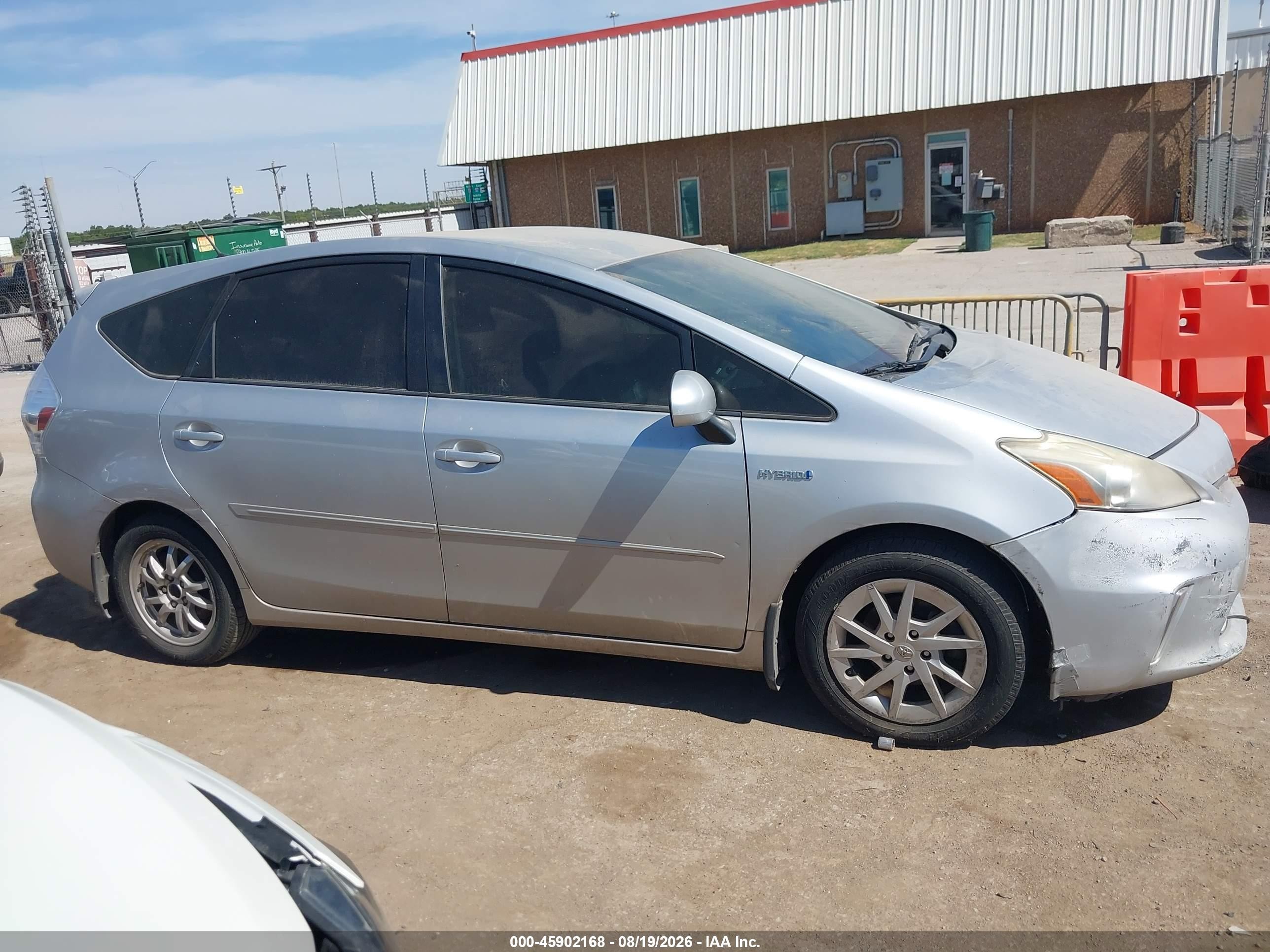 2013 Toyota Prius V Two Серебряный vin: JTDZN3EU9D3192772