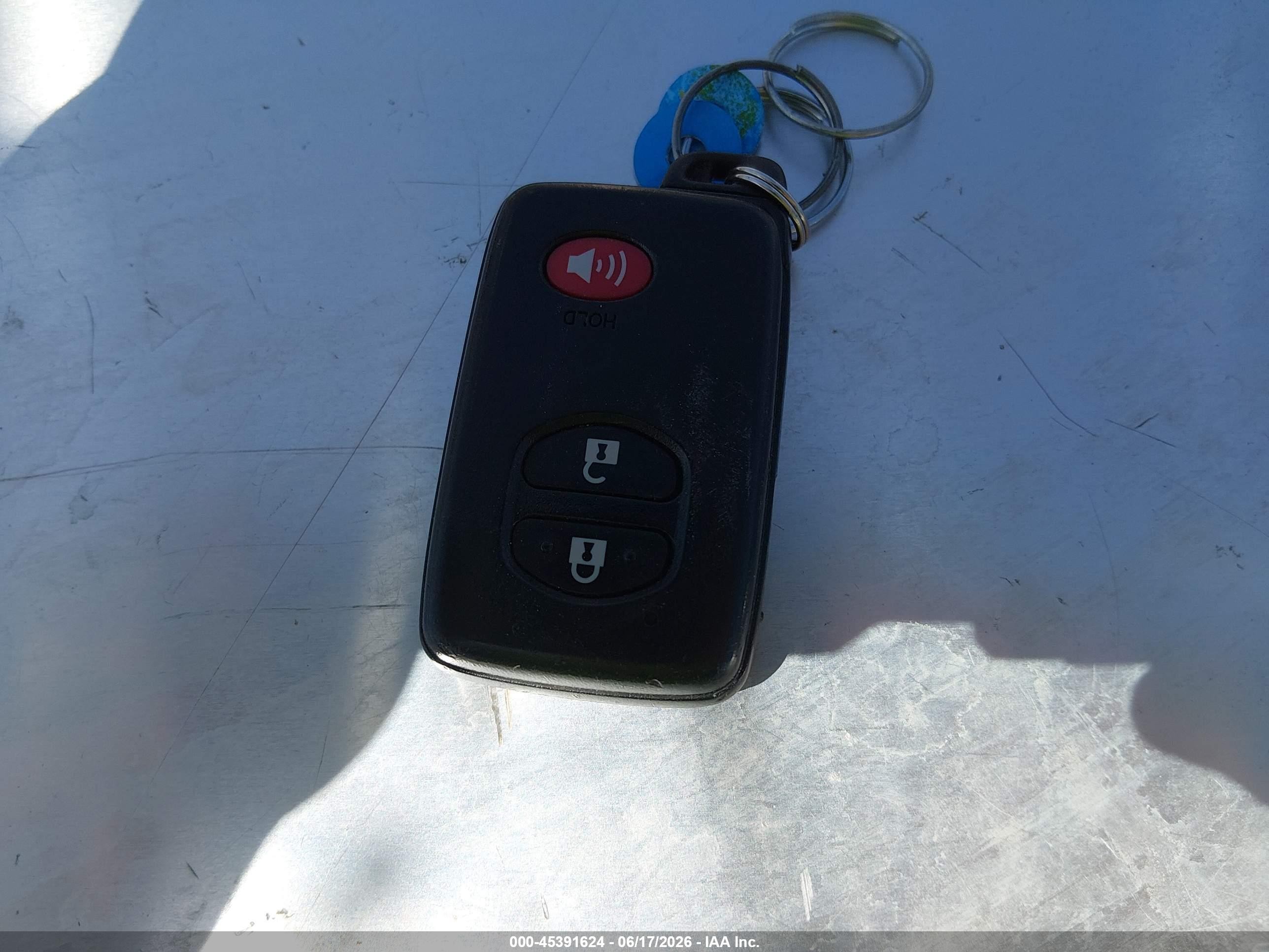 2013 Toyota Prius V Five White vin: JTDZN3EU9D3201843