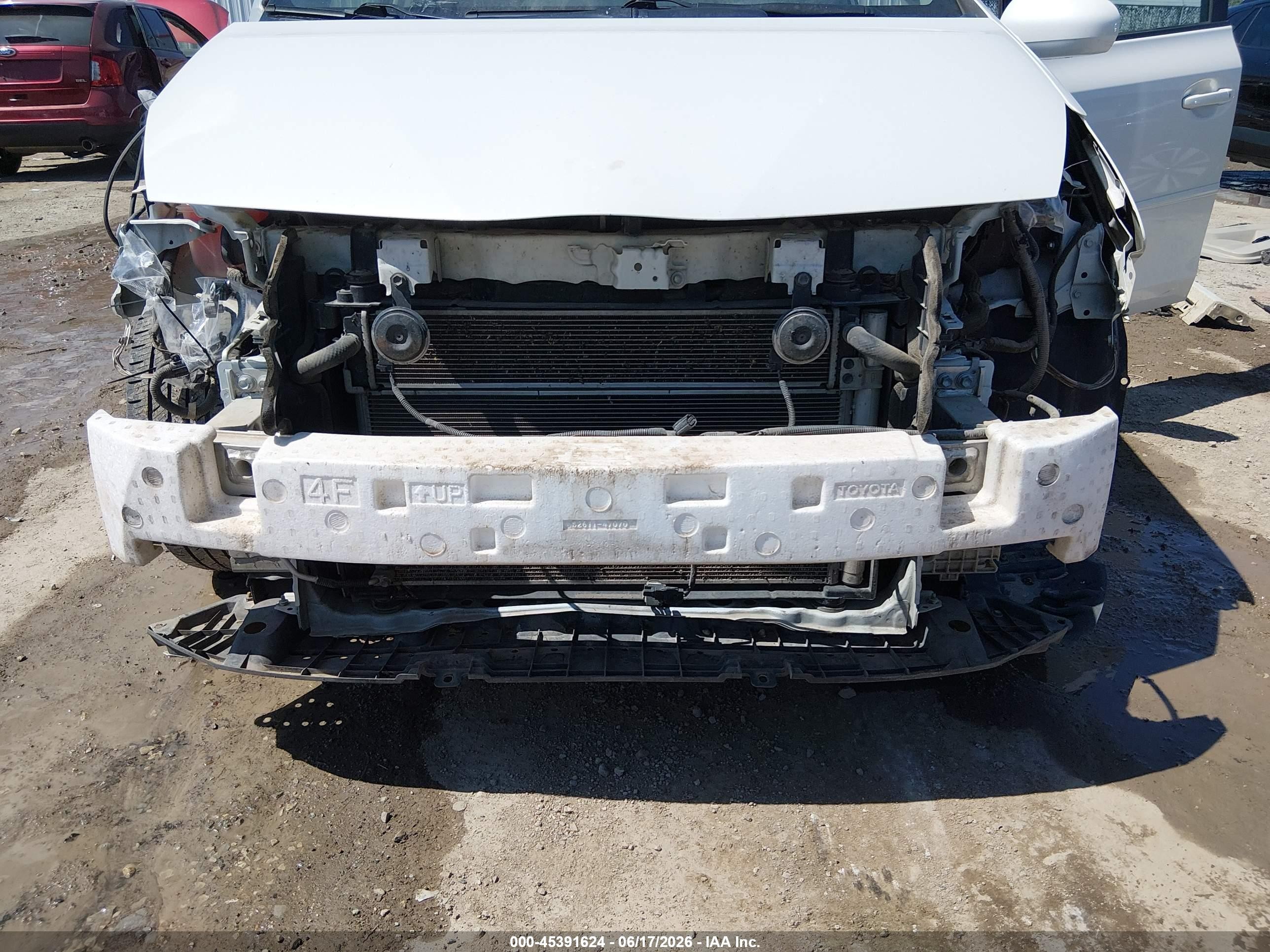 2013 Toyota Prius V Five White vin: JTDZN3EU9D3201843