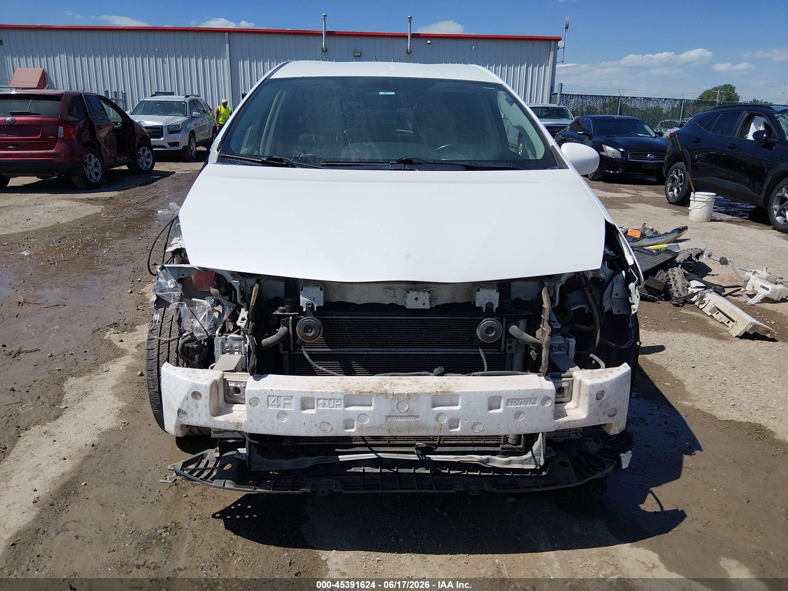2013 Toyota Prius V Five White vin: JTDZN3EU9D3201843