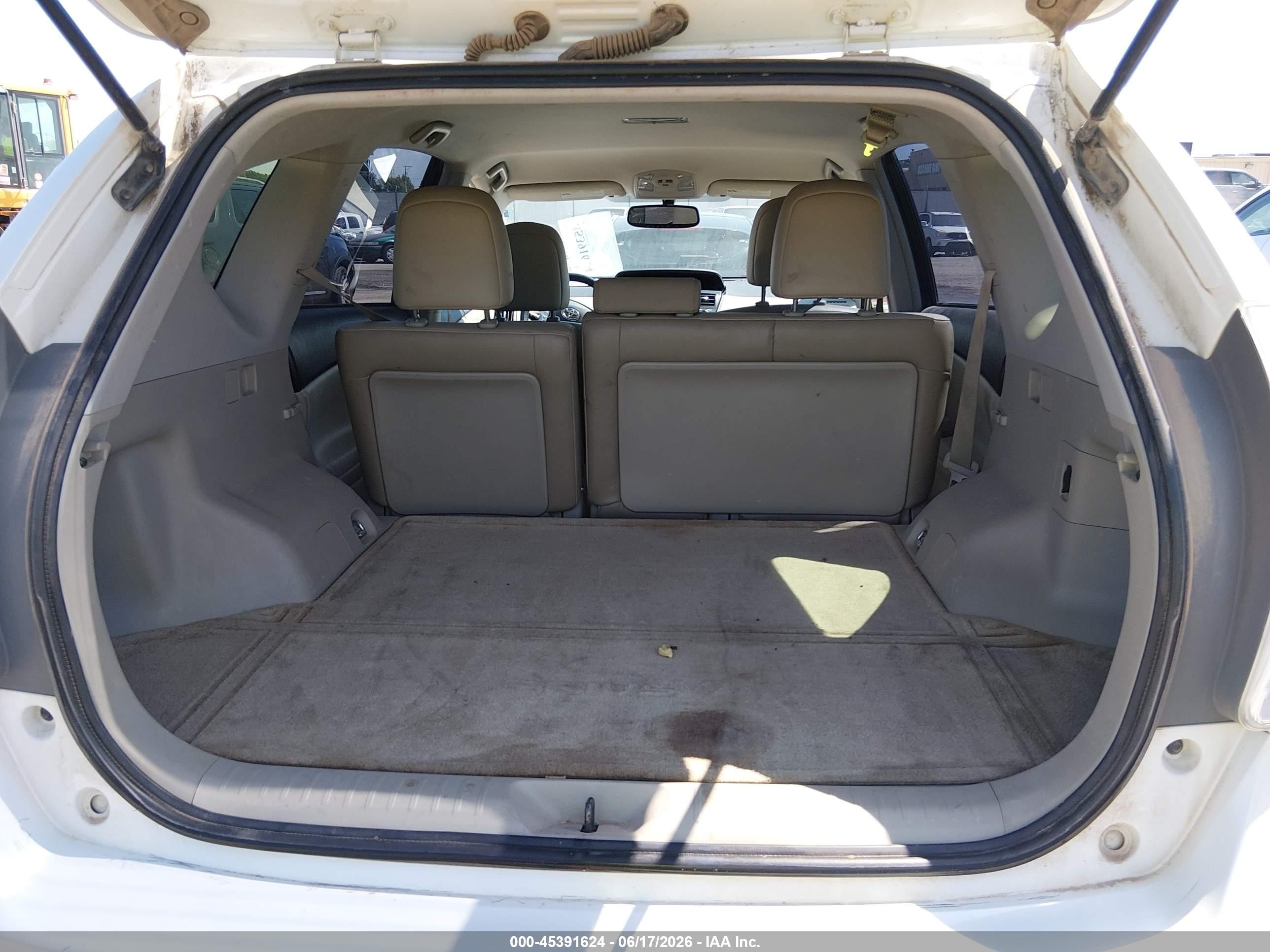2013 Toyota Prius V Five White vin: JTDZN3EU9D3201843
