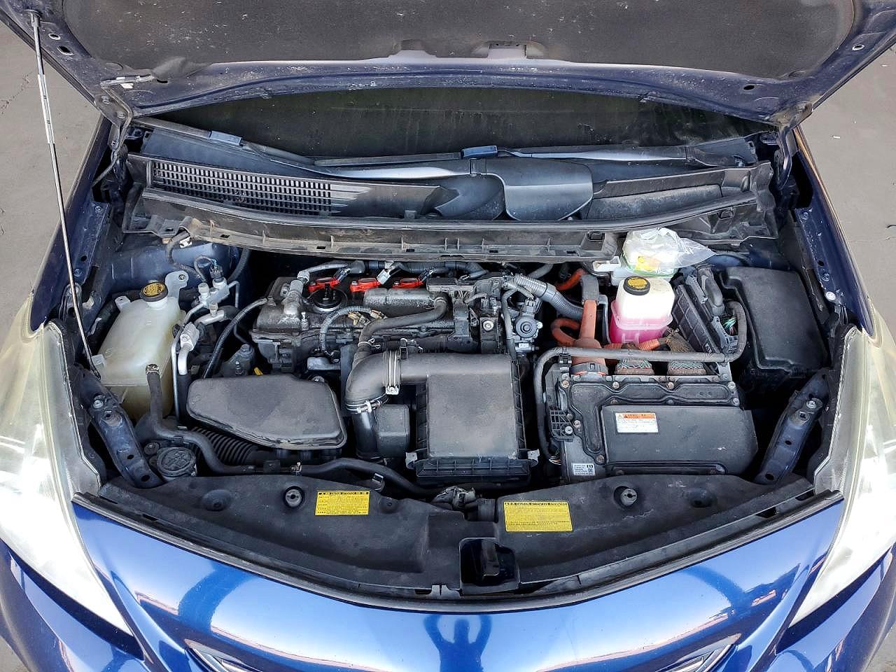 2013 Toyota Prius V Three Blue vin: JTDZN3EU9D3204645