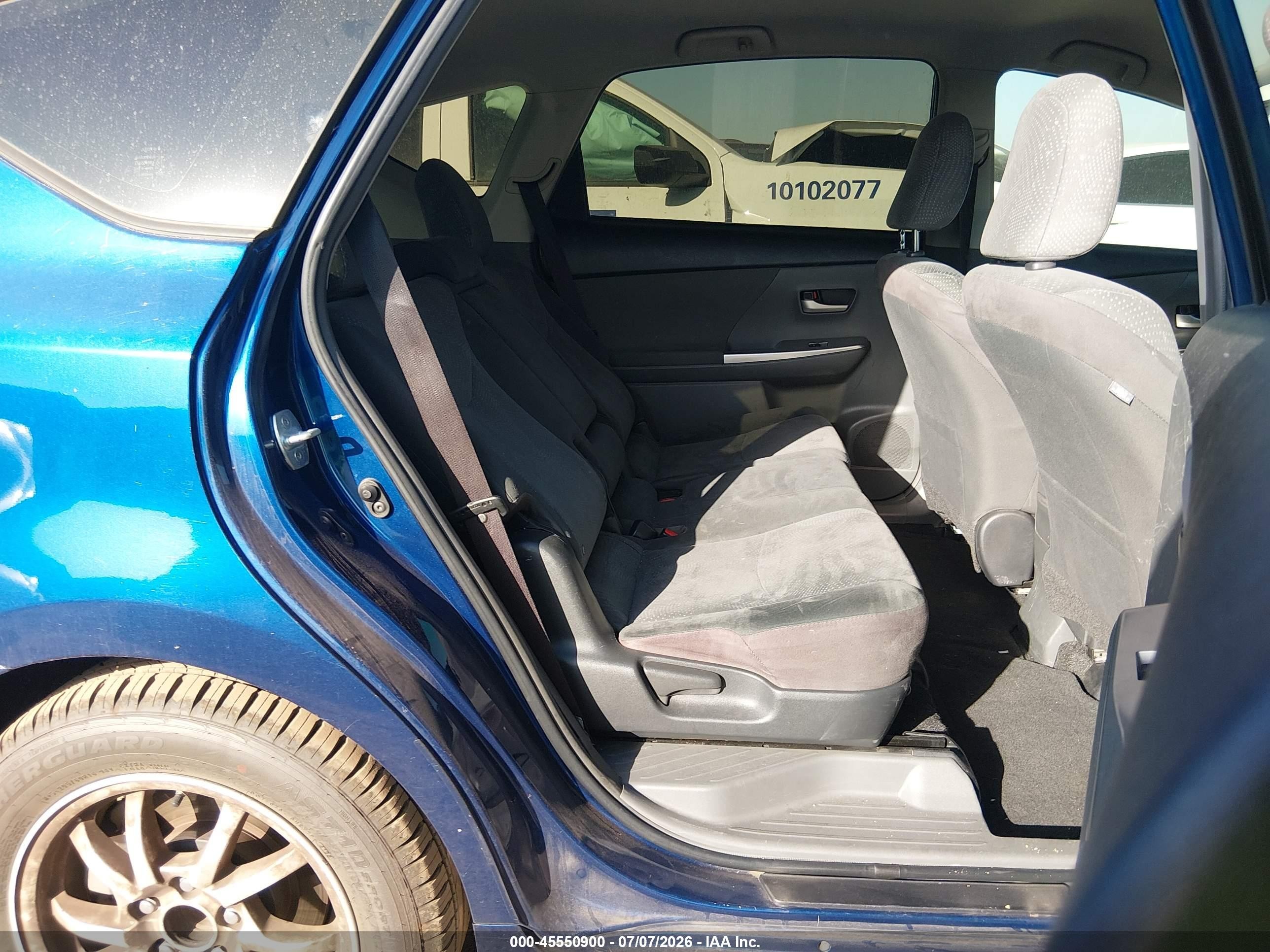 2013 Toyota Prius V Three Blue vin: JTDZN3EU9D3249679