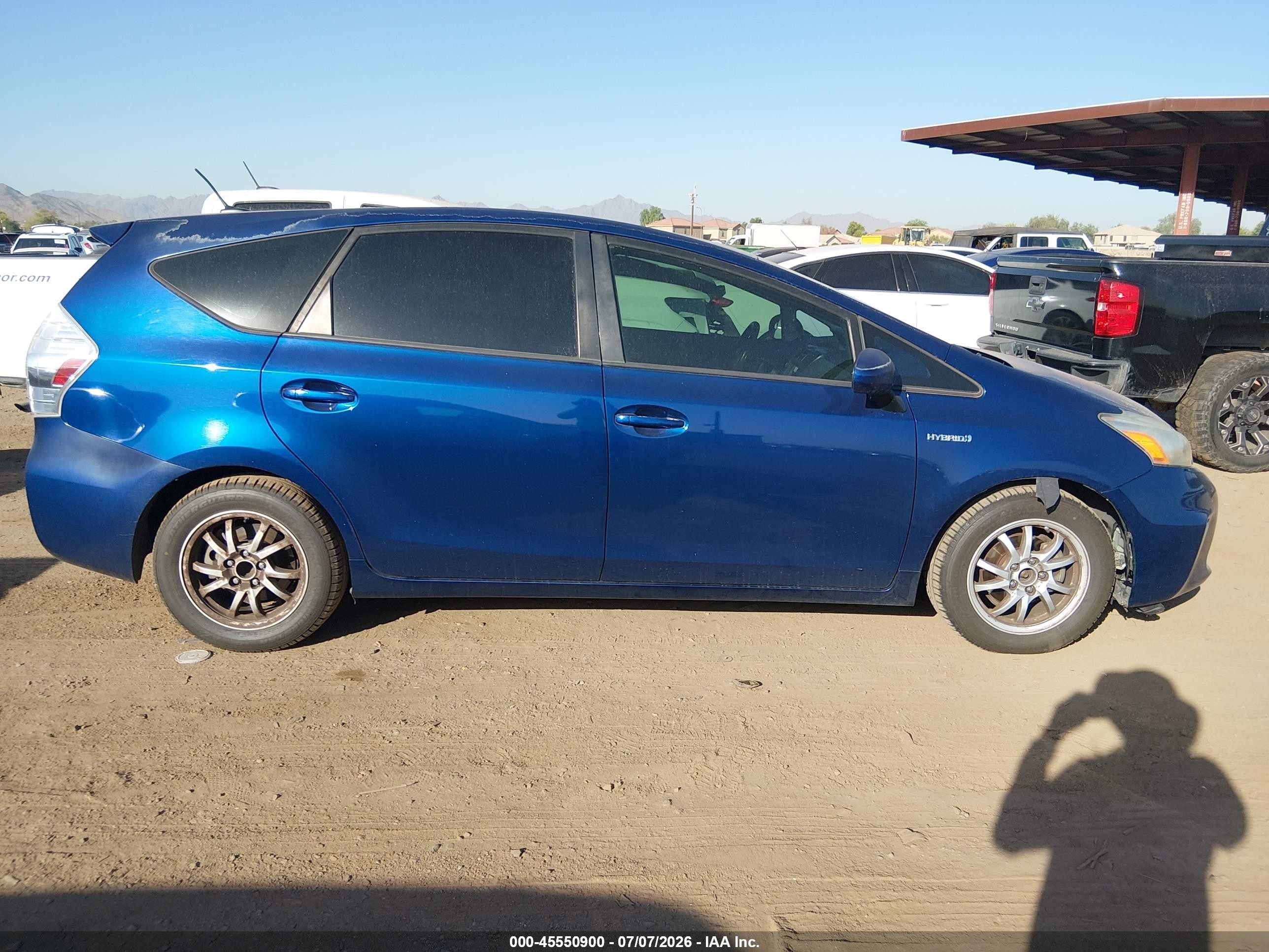 2013 Toyota Prius V Three Blue vin: JTDZN3EU9D3249679