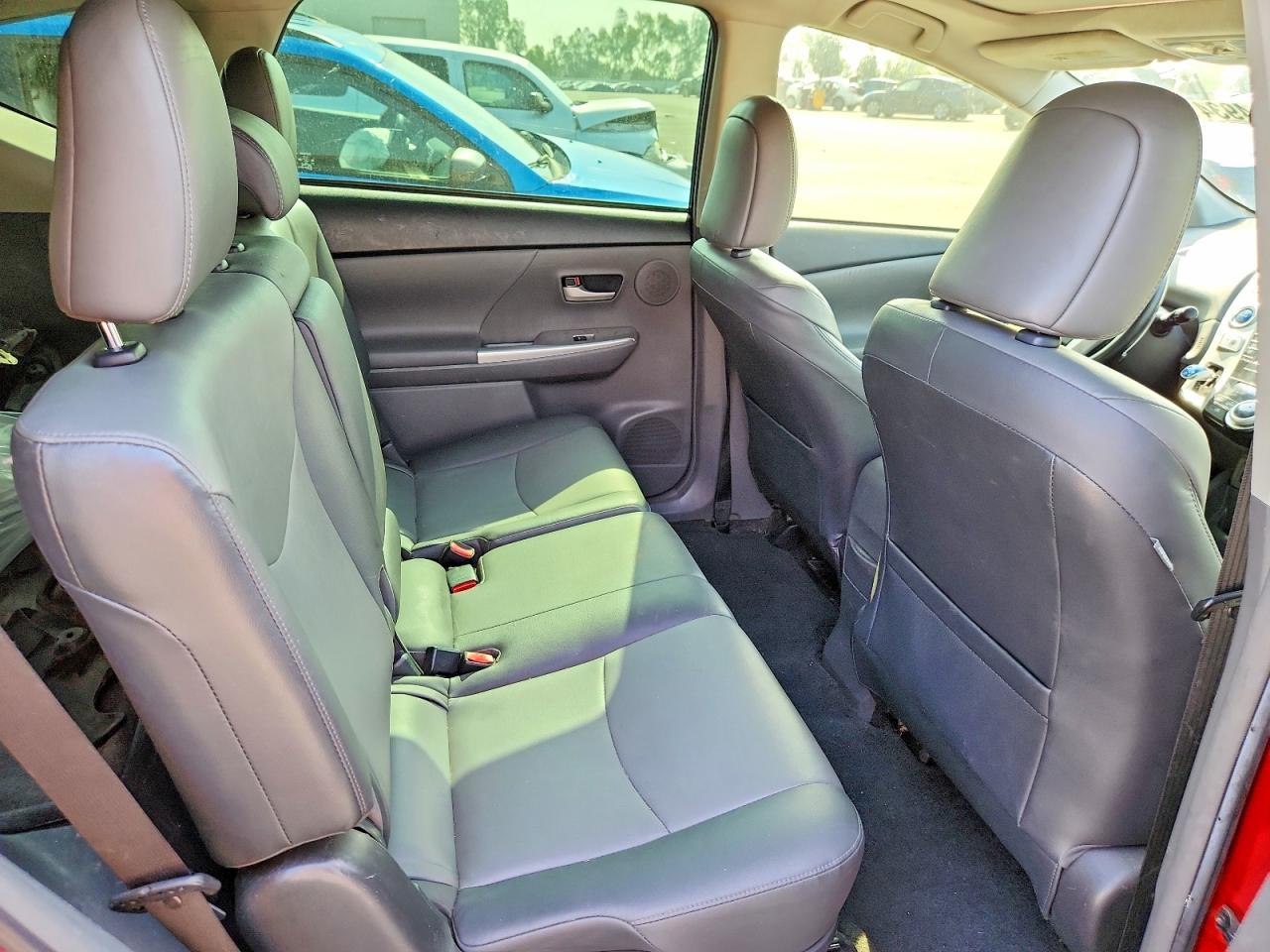 2014 Toyota Prius V Five Red vin: JTDZN3EU9E3295384