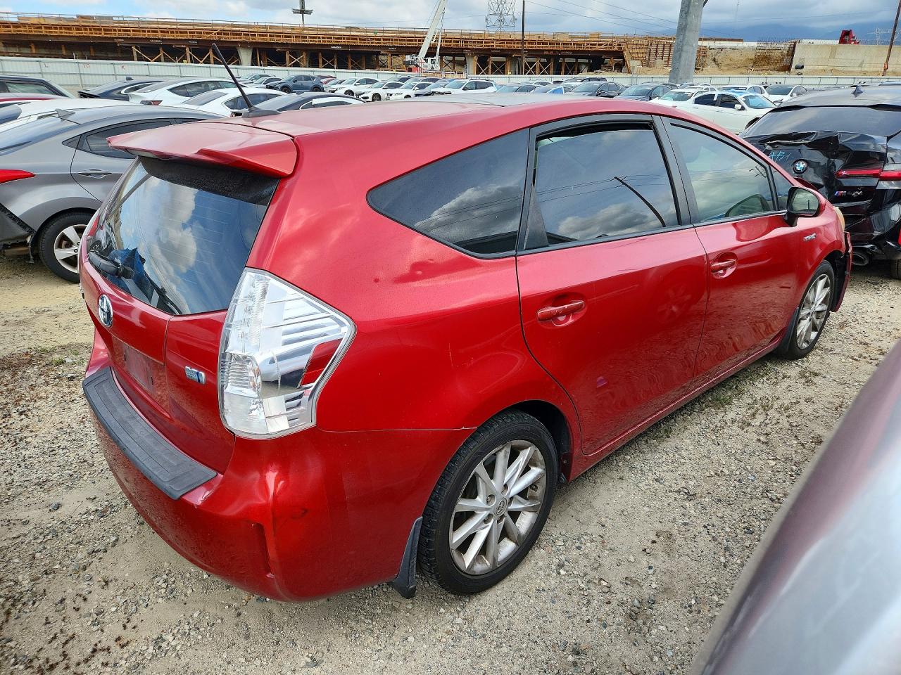 2014 Toyota Prius V Five Red vin: JTDZN3EU9E3295384