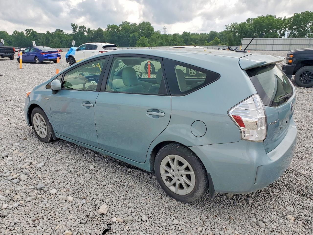 2014 Toyota Prius V Three Бирюзовый vin: JTDZN3EU9EJ008086