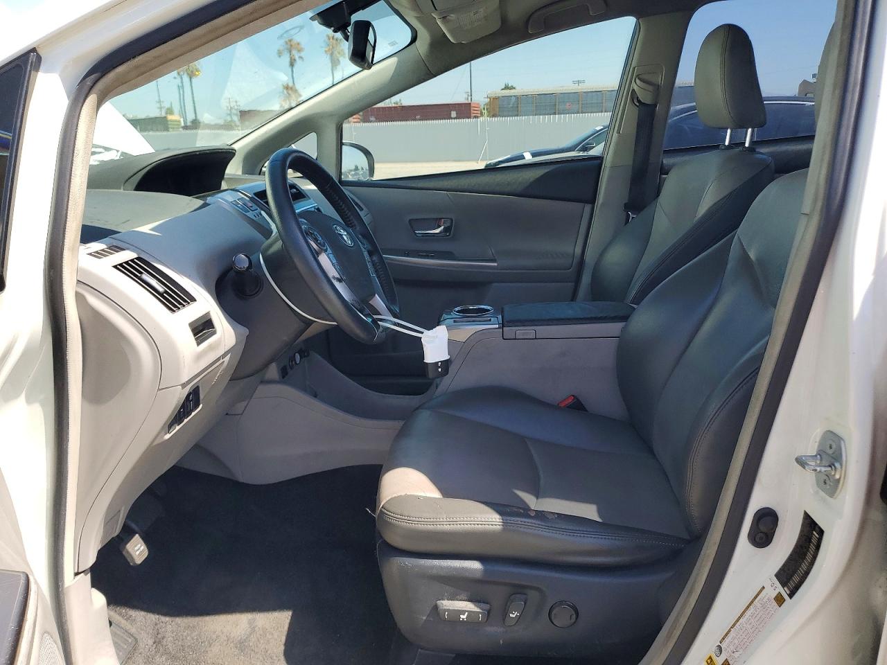 2015 Toyota Prius V Four White vin: JTDZN3EU9FJ029439