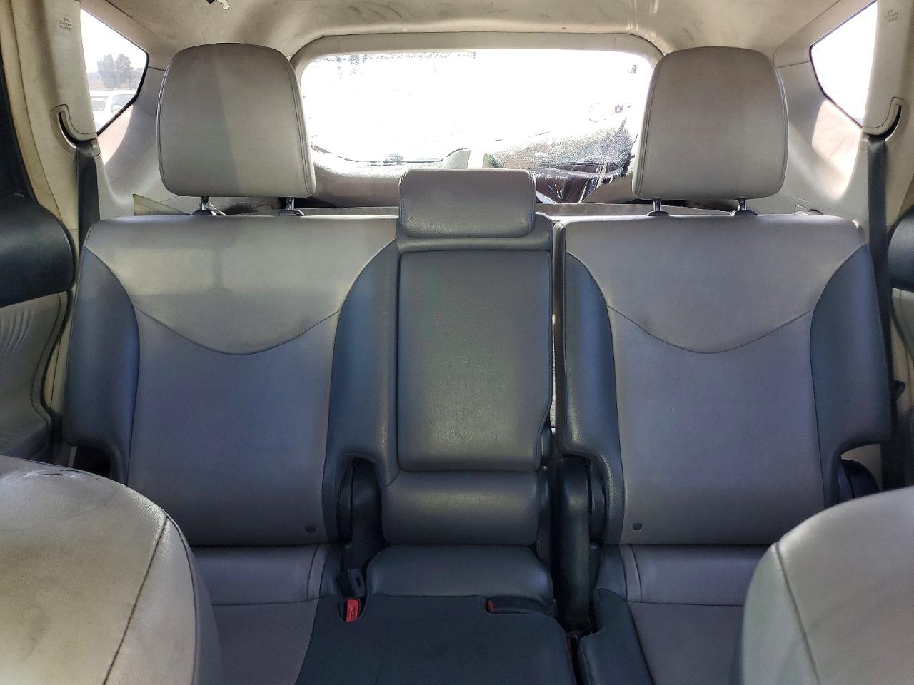 2015 Toyota Prius V Four White vin: JTDZN3EU9FJ029439