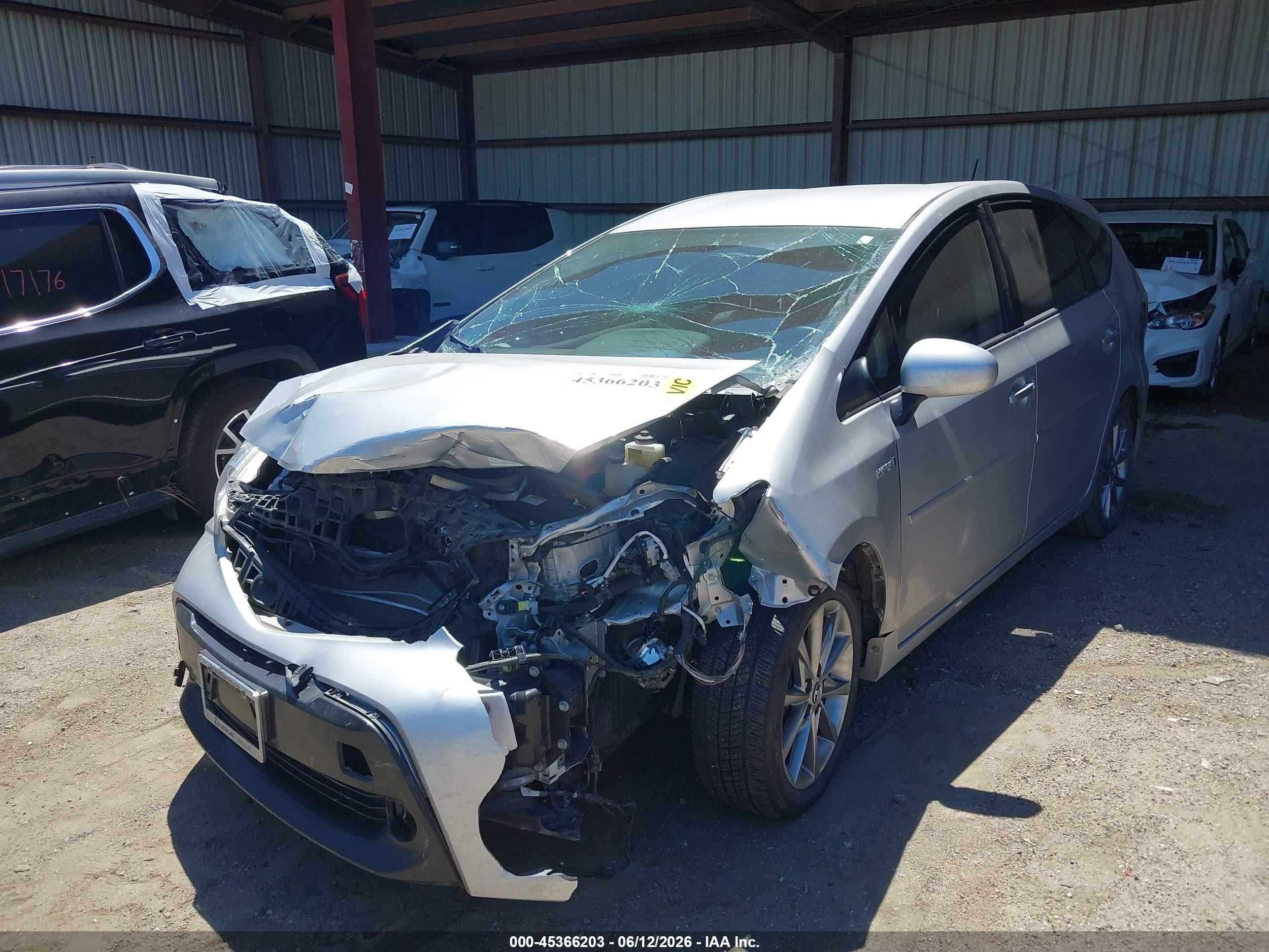 2015 Toyota Prius V Five Silver vin: JTDZN3EU9FJ037671