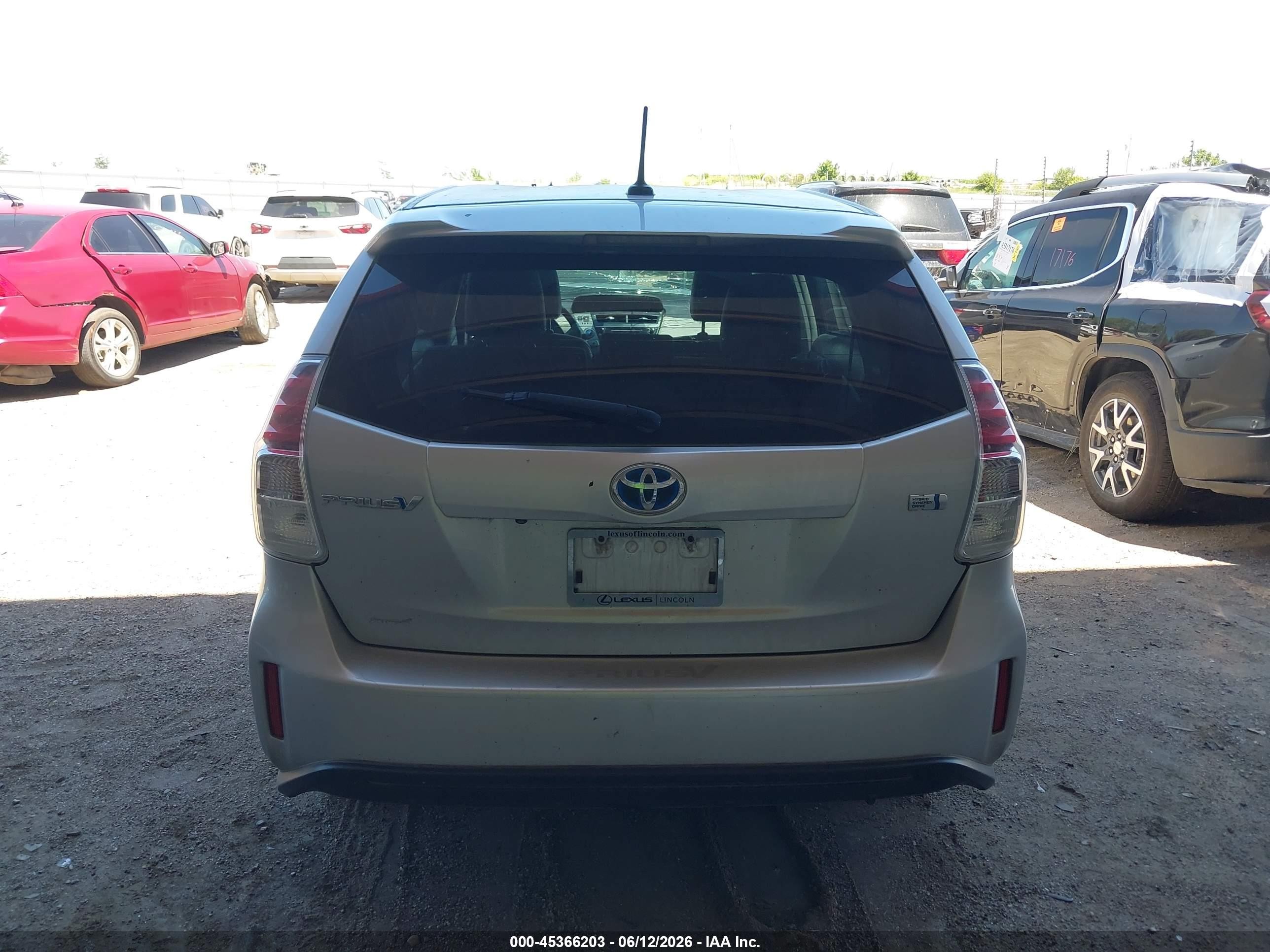 2015 Toyota Prius V Five Silver vin: JTDZN3EU9FJ037671