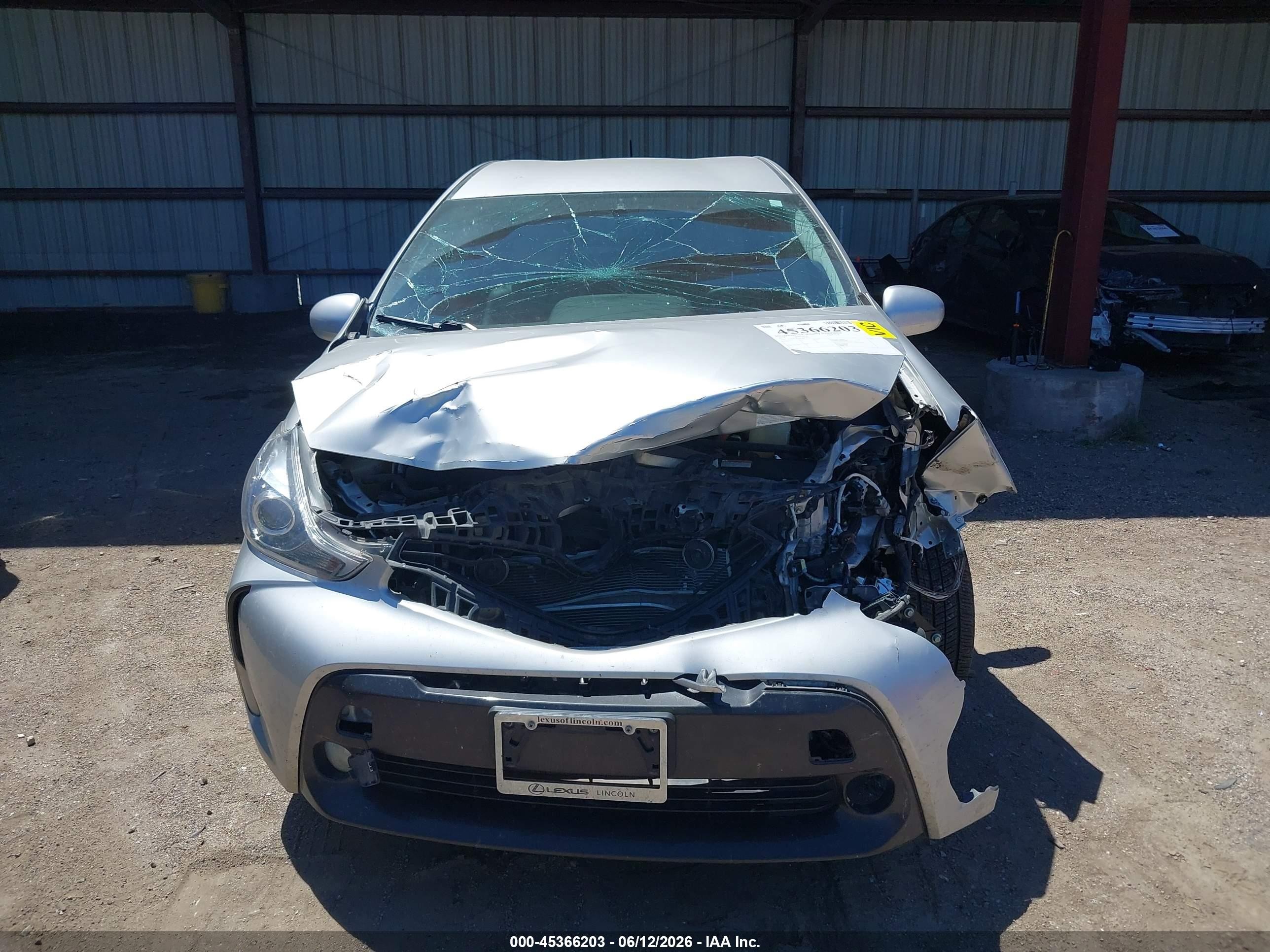 2015 Toyota Prius V Five Silver vin: JTDZN3EU9FJ037671