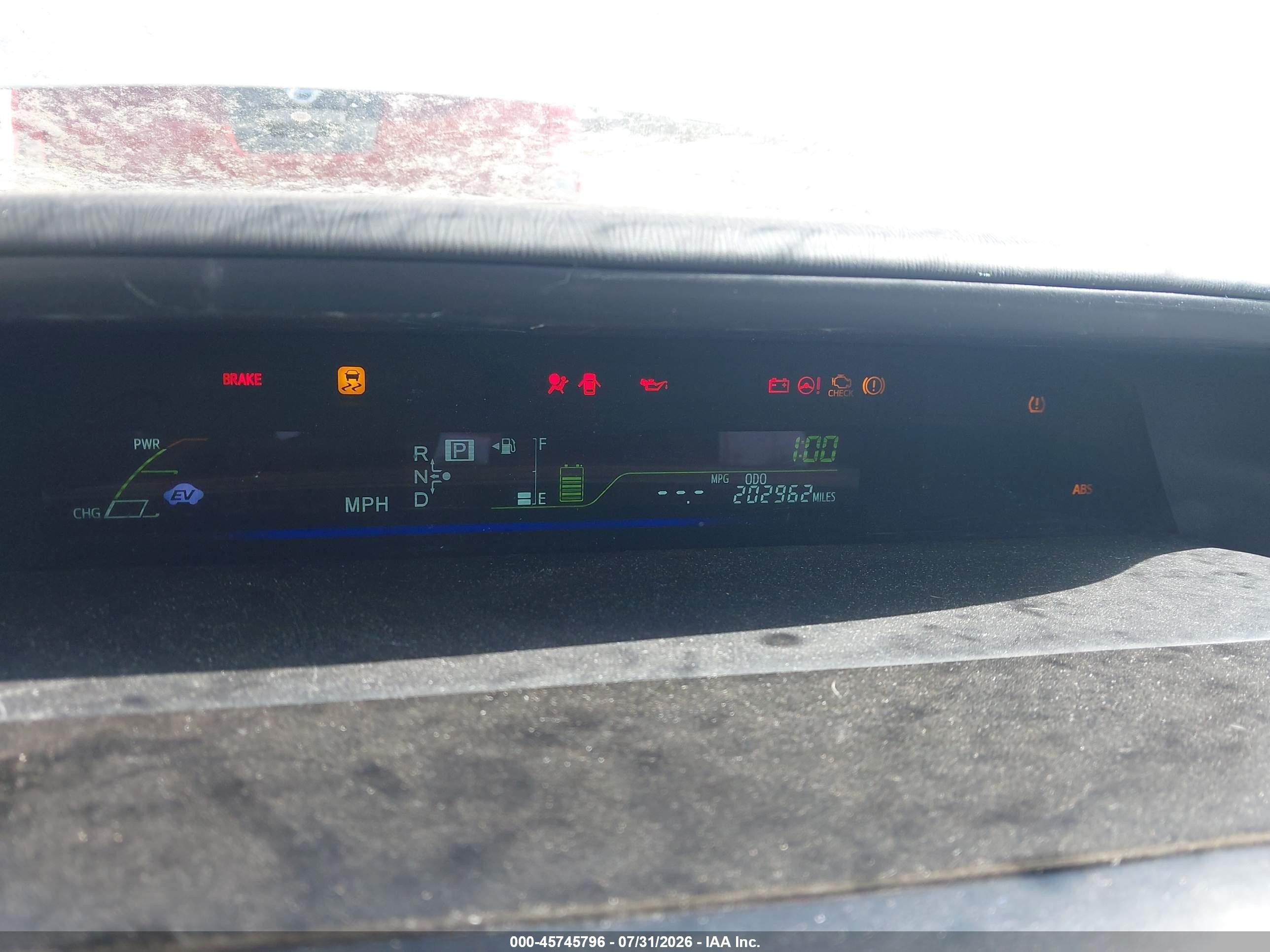 2012 Toyota Prius V Two Серебряный vin: JTDZN3EUXC3023682