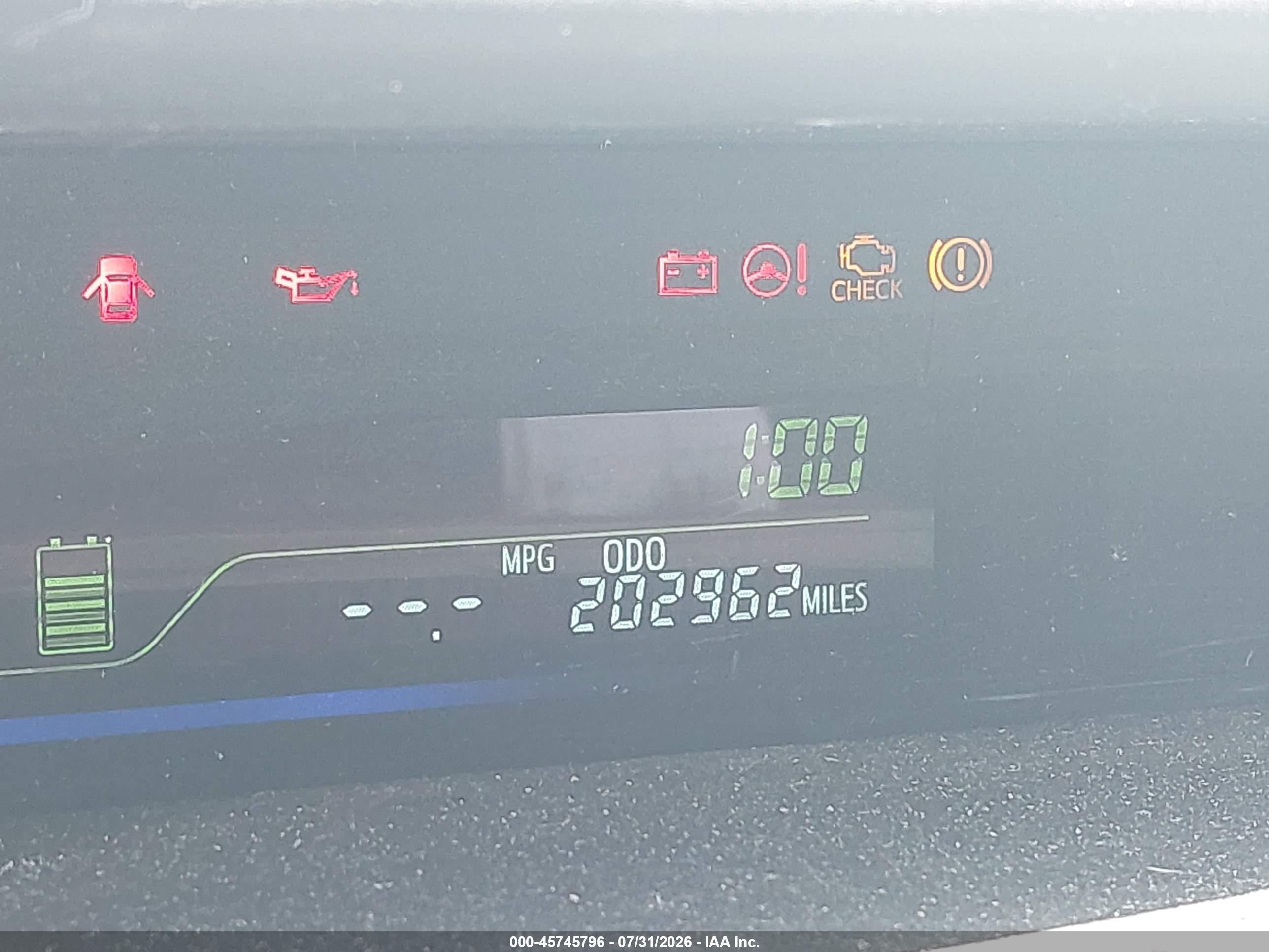 2012 Toyota Prius V Two Серебряный vin: JTDZN3EUXC3023682