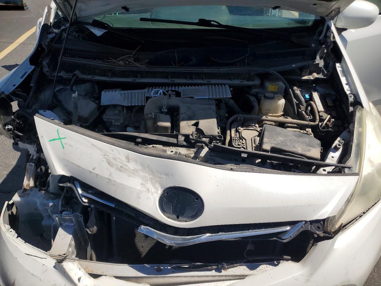 2012 Toyota Prius V Two White vin: JTDZN3EUXC3052194