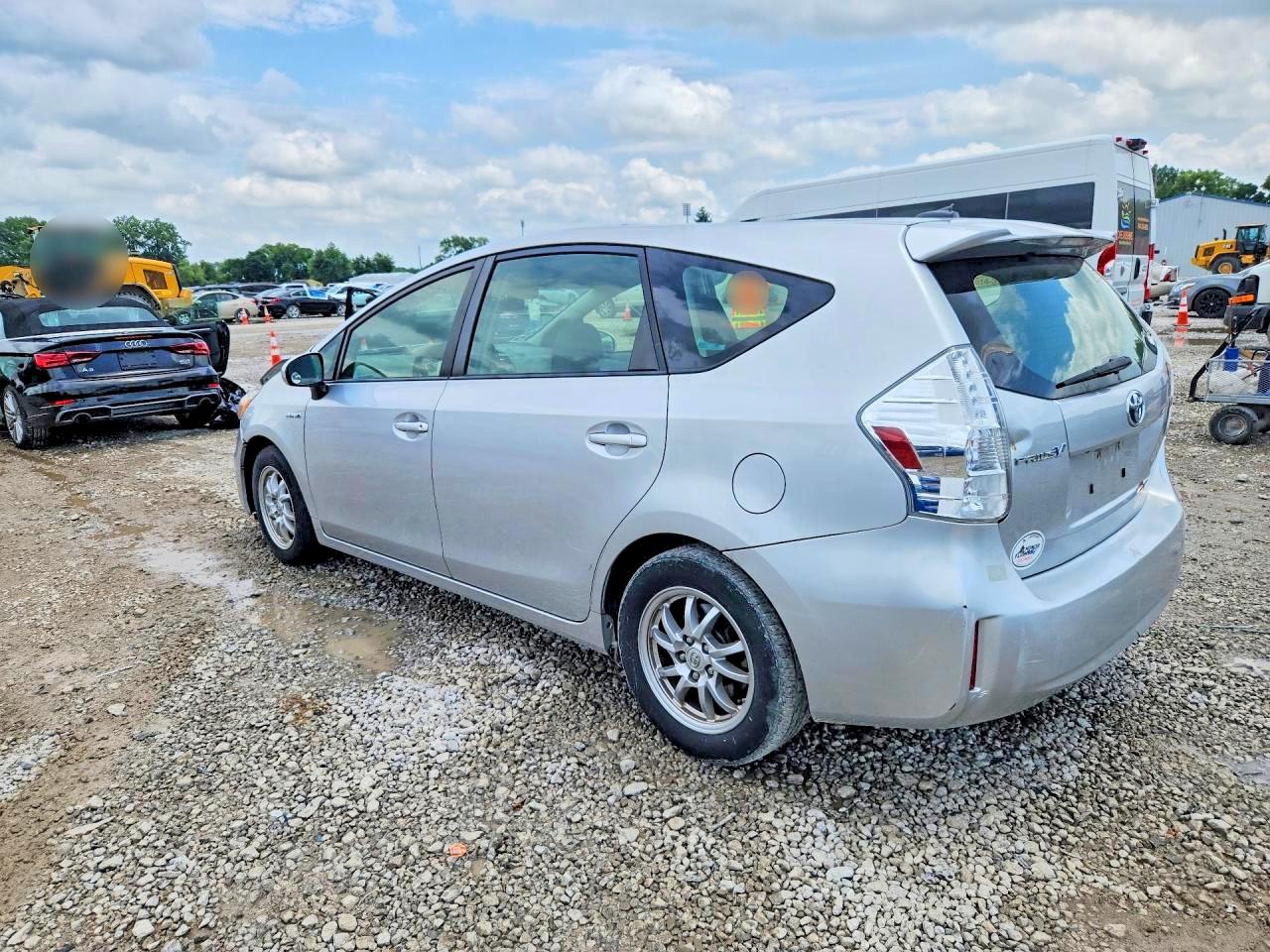 2012 Toyota Prius V Three Silver vin: JTDZN3EUXC3162159
