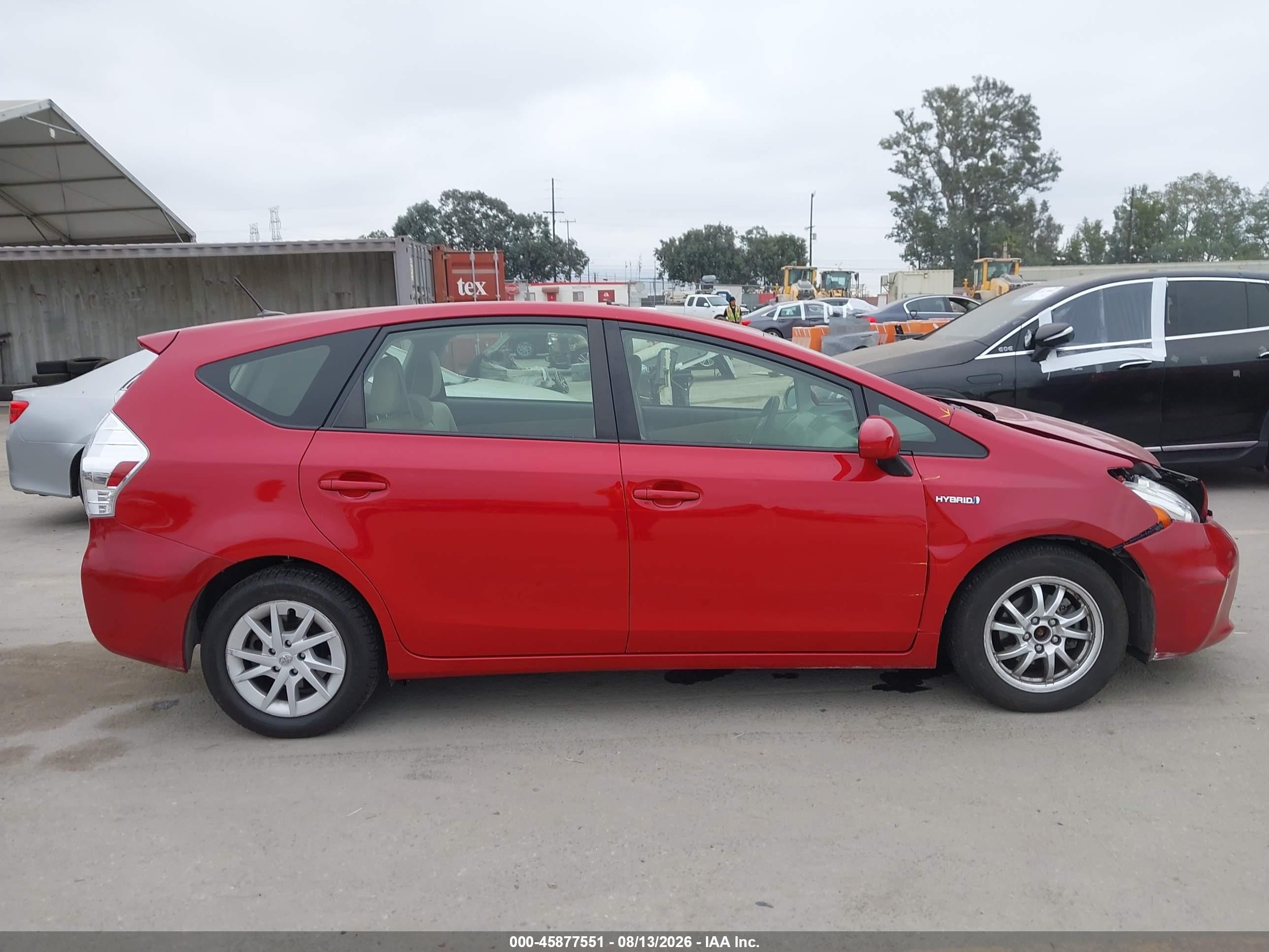 2013 Toyota Prius V Three Red vin: JTDZN3EUXD3194207