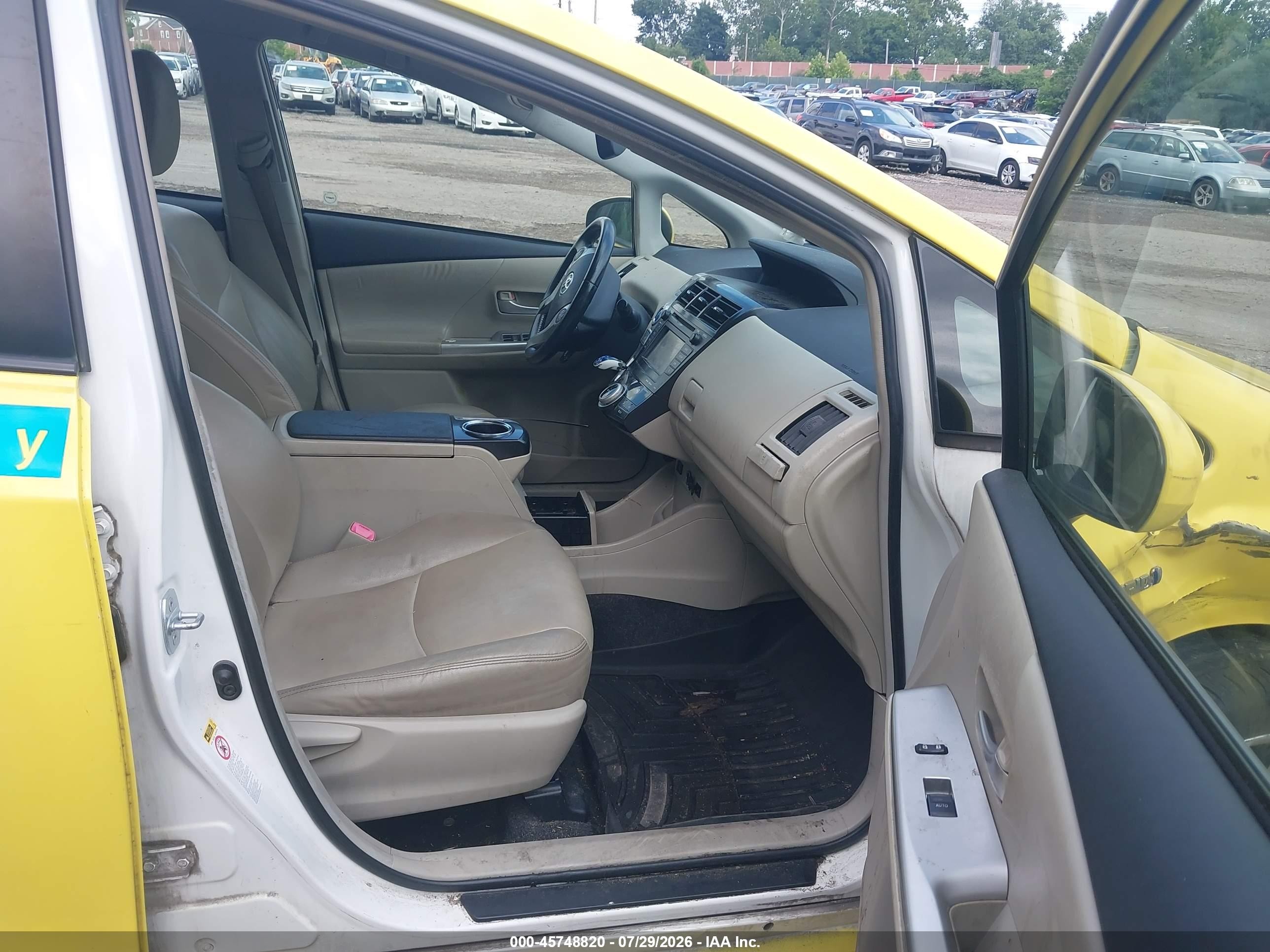 2013 Toyota Prius V Five Yellow vin: JTDZN3EUXD3199360