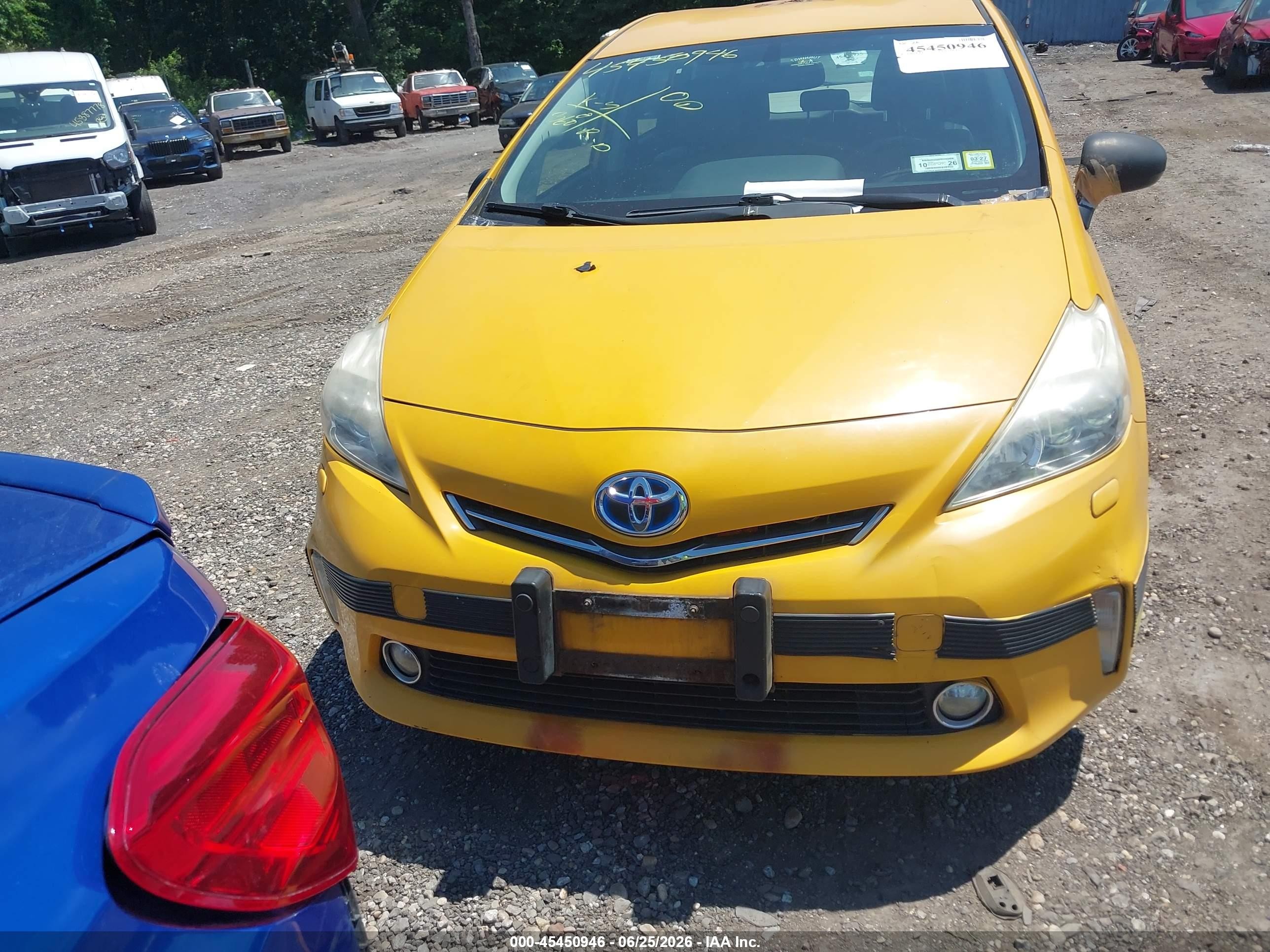2013 Toyota Prius V Five Yellow vin: JTDZN3EUXD3226590