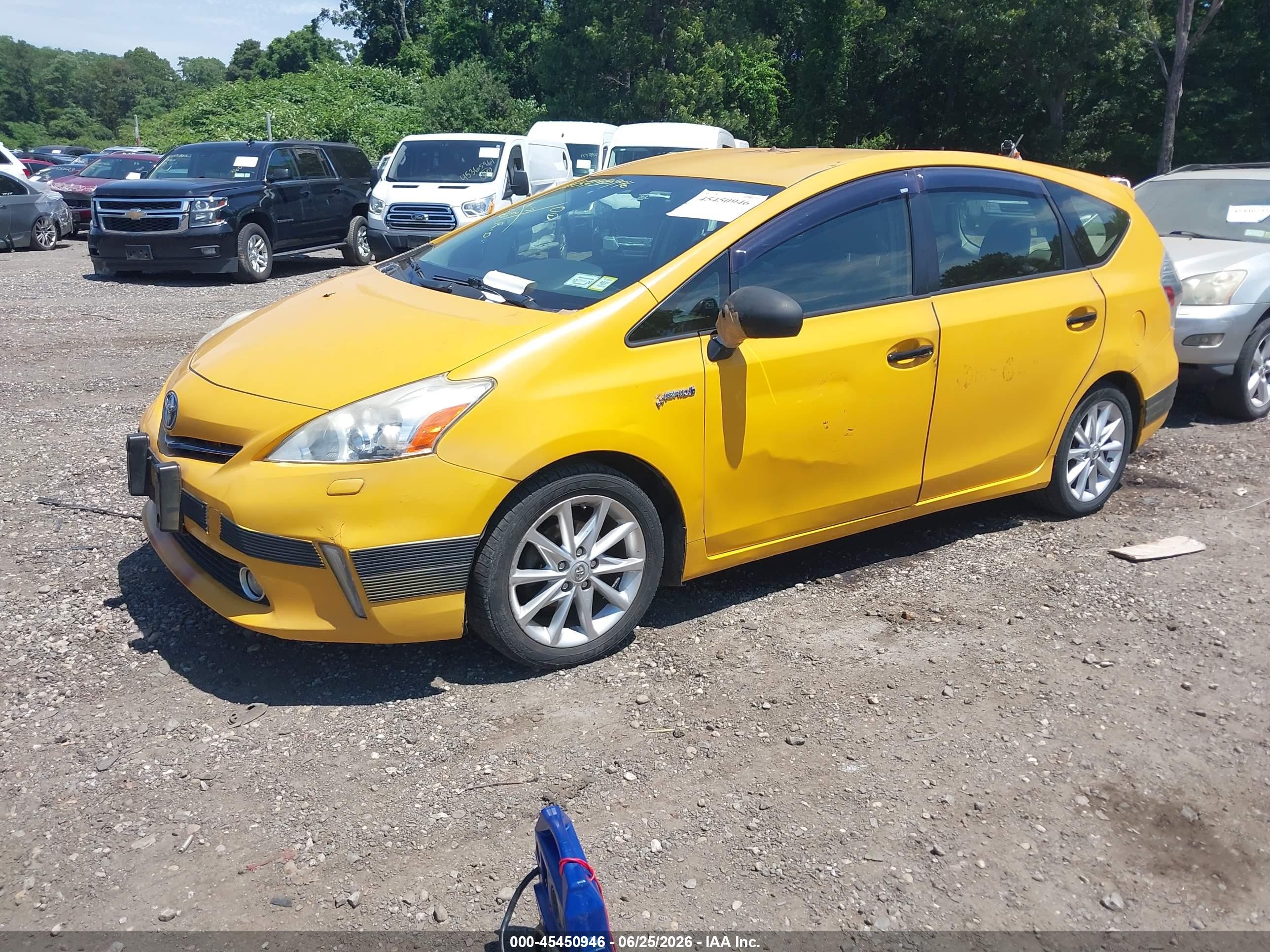 2013 Toyota Prius V Five Yellow vin: JTDZN3EUXD3226590