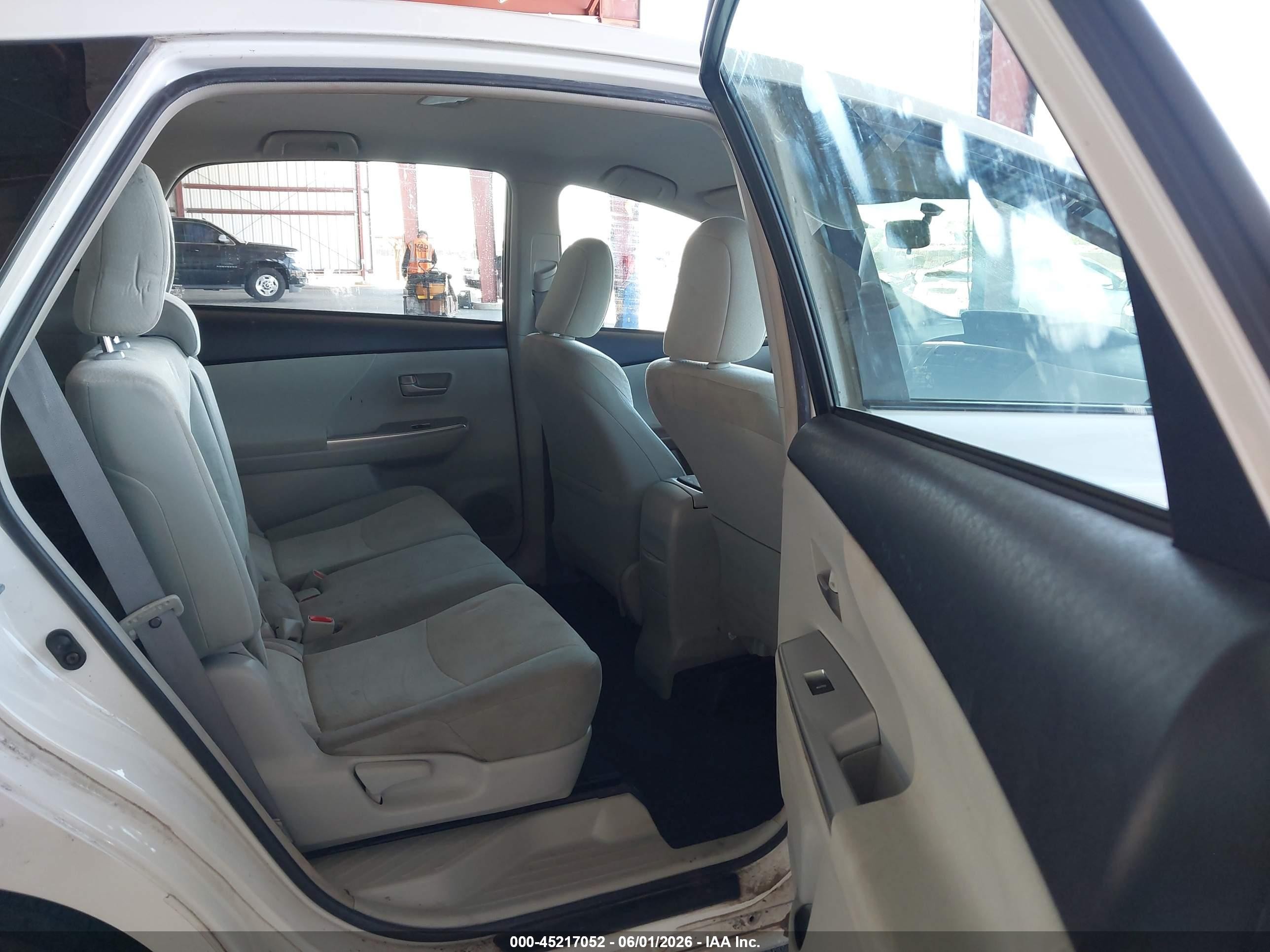 2013 Toyota Prius V Three White vin: JTDZN3EUXD3229733