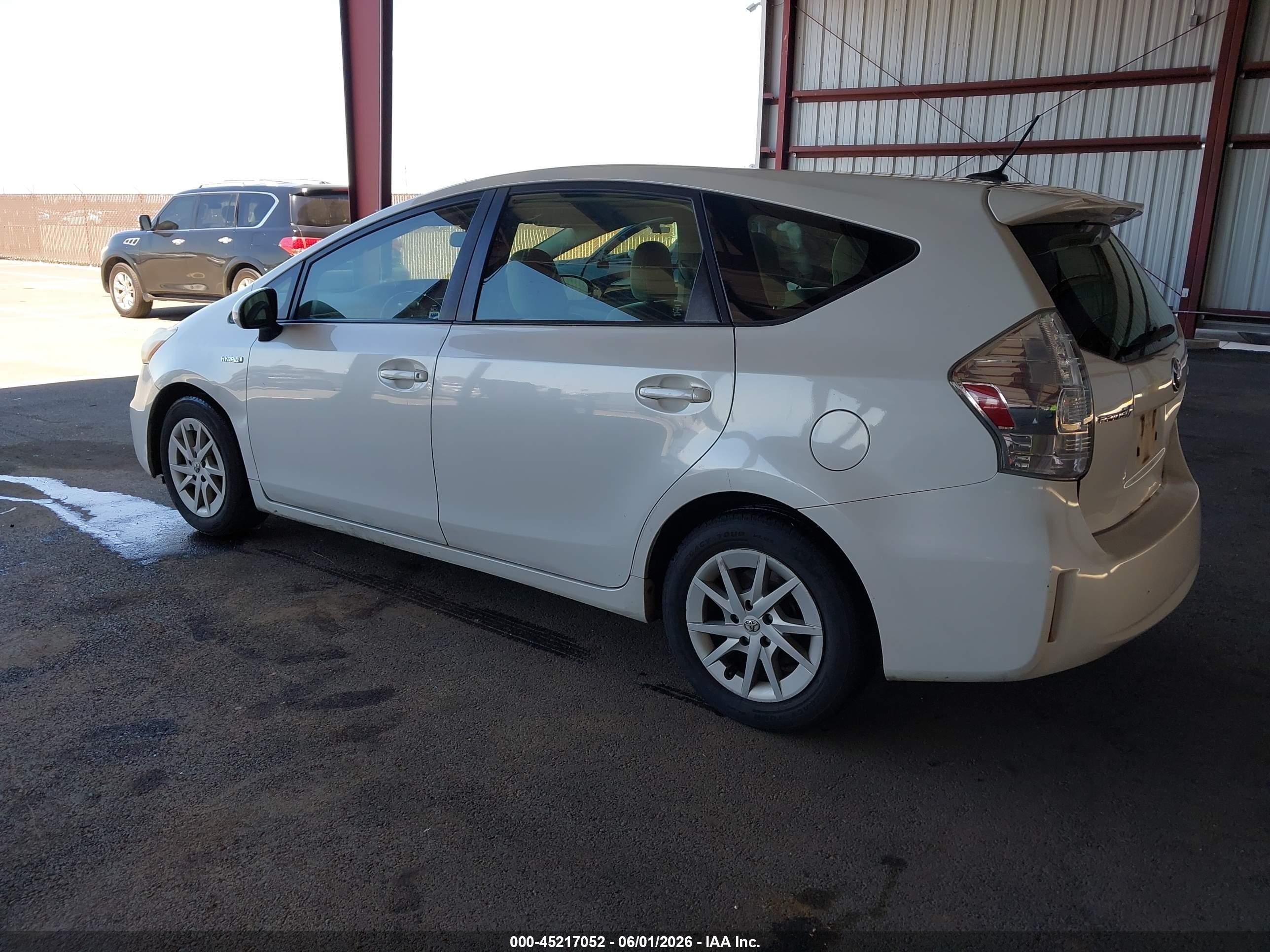 2013 Toyota Prius V Three White vin: JTDZN3EUXD3229733
