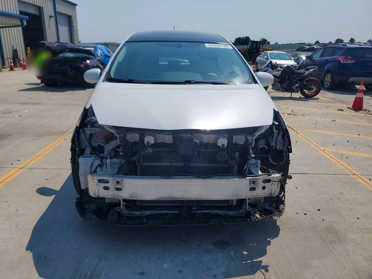 2013 Toyota Prius V Five White vin: JTDZN3EUXD3281282
