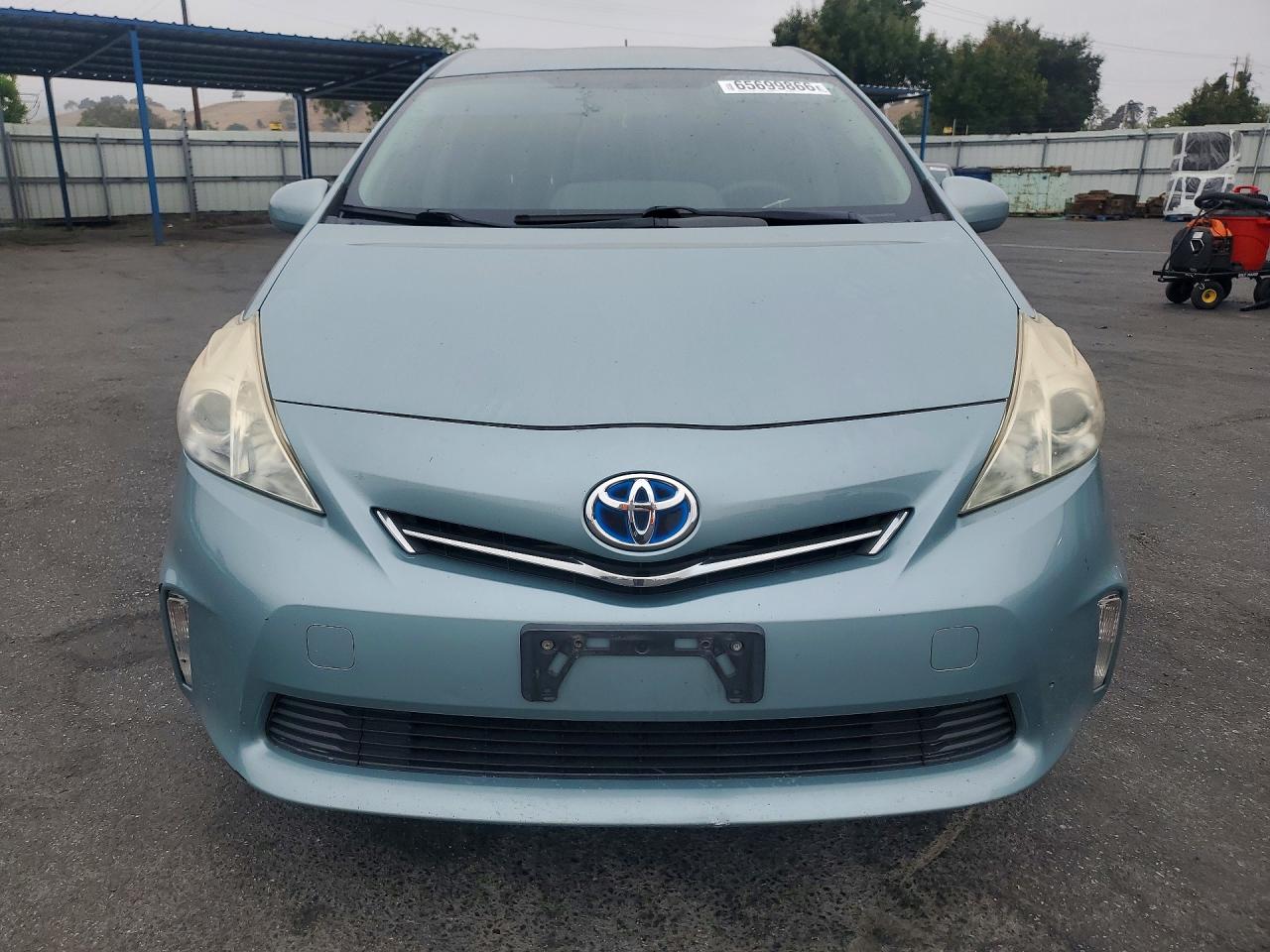 2014 Toyota Prius V Three Turquoise vin: JTDZN3EUXE3299296