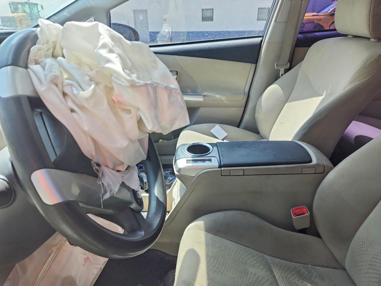 2014 Toyota Prius V Two Blue vin: JTDZN3EUXE3307431