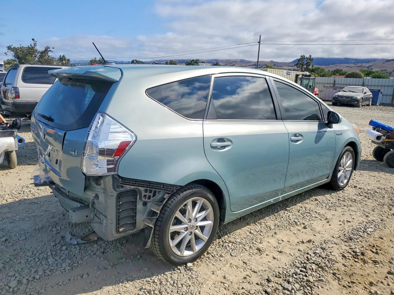2014 Toyota Prius V Five Turquoise vin: JTDZN3EUXEJ005357