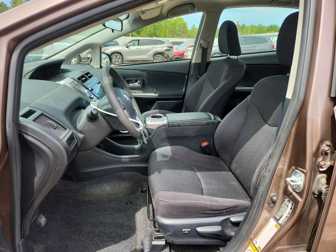 2015 Toyota Prius V Three Brown vin: JTDZN3EUXFJ024492